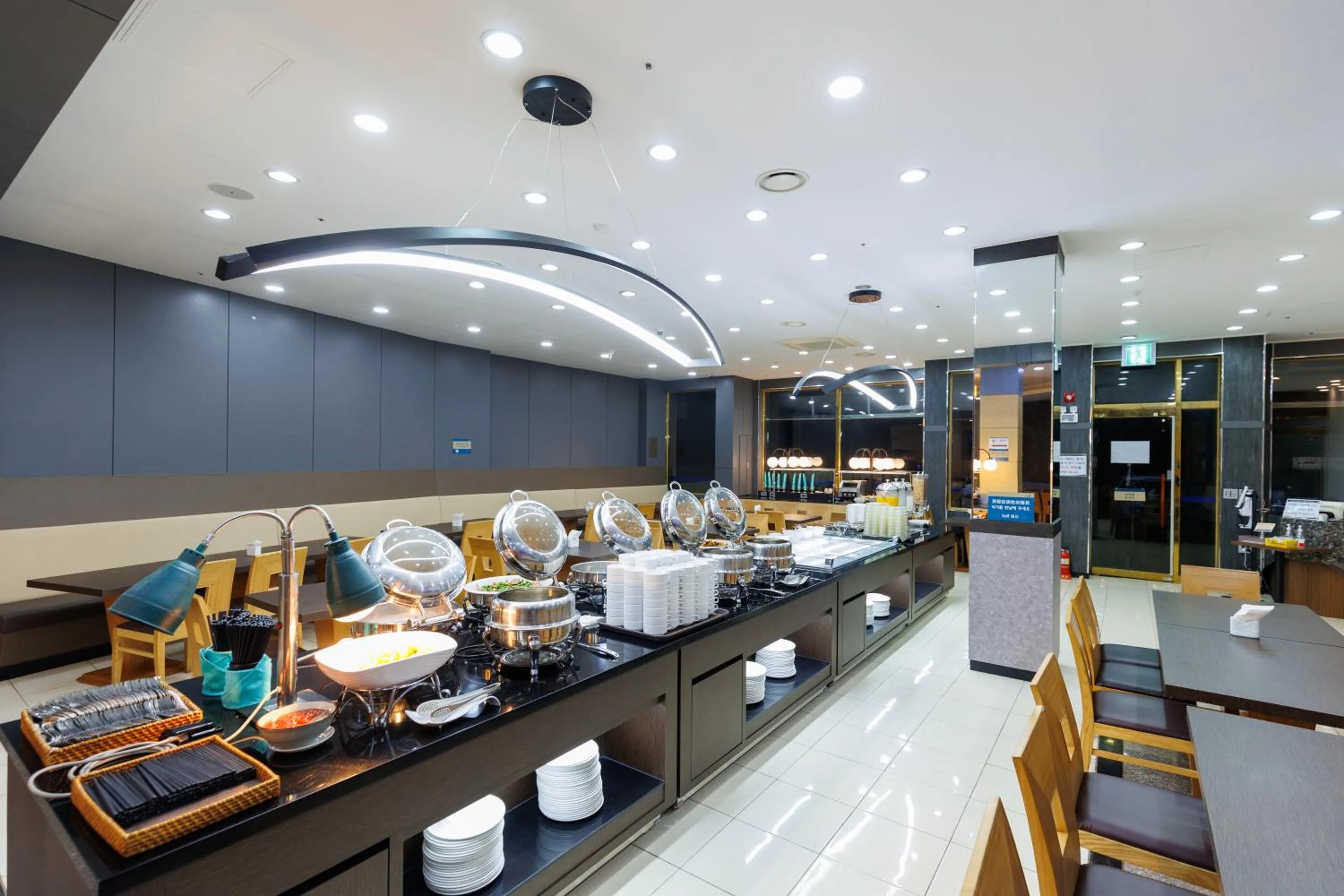 Restaurant/places to eat in Sea Cliff Hotel Jeju