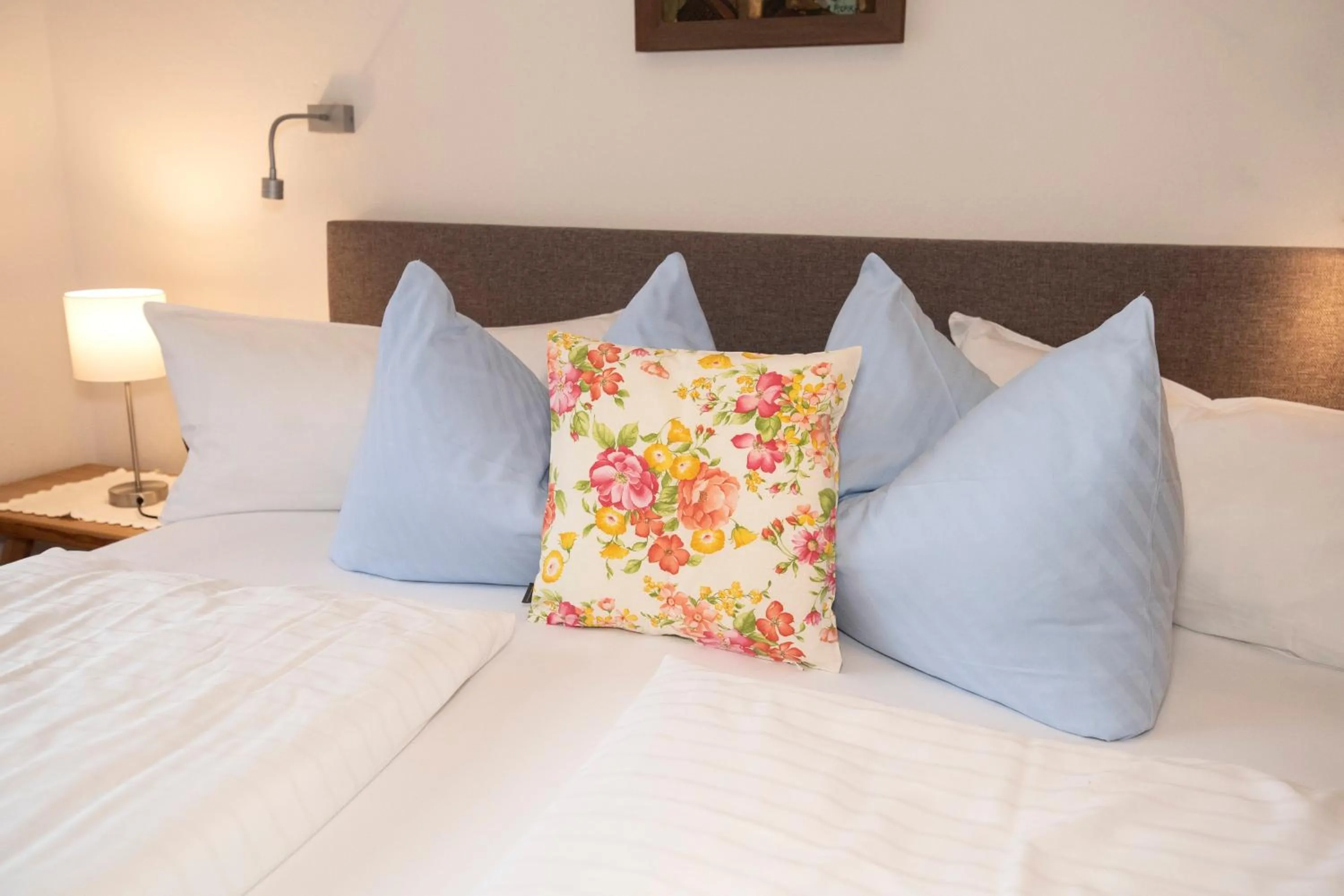 Bed in Gästehaus Bergstüberl