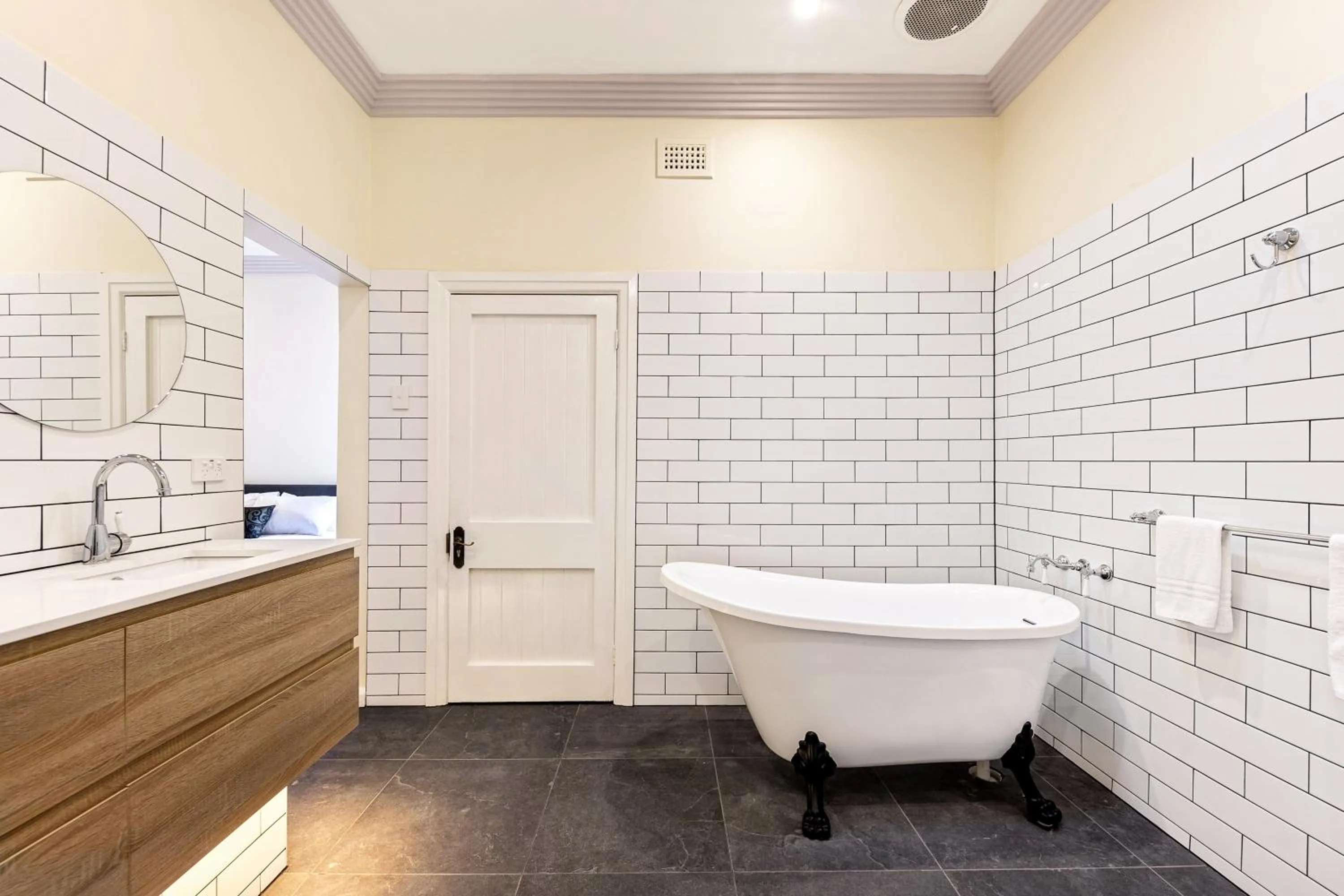 Bathroom in Canungra Hotel