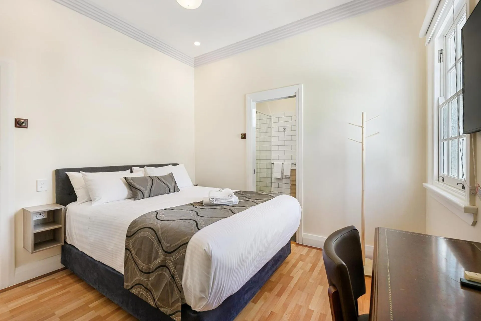 Bed in Canungra Hotel