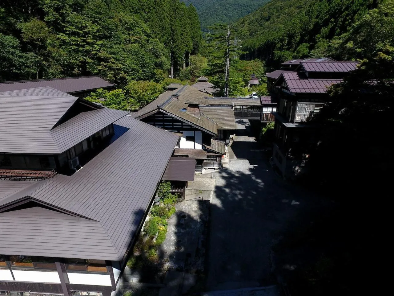 Property building in Houshi Onsen Chojukan