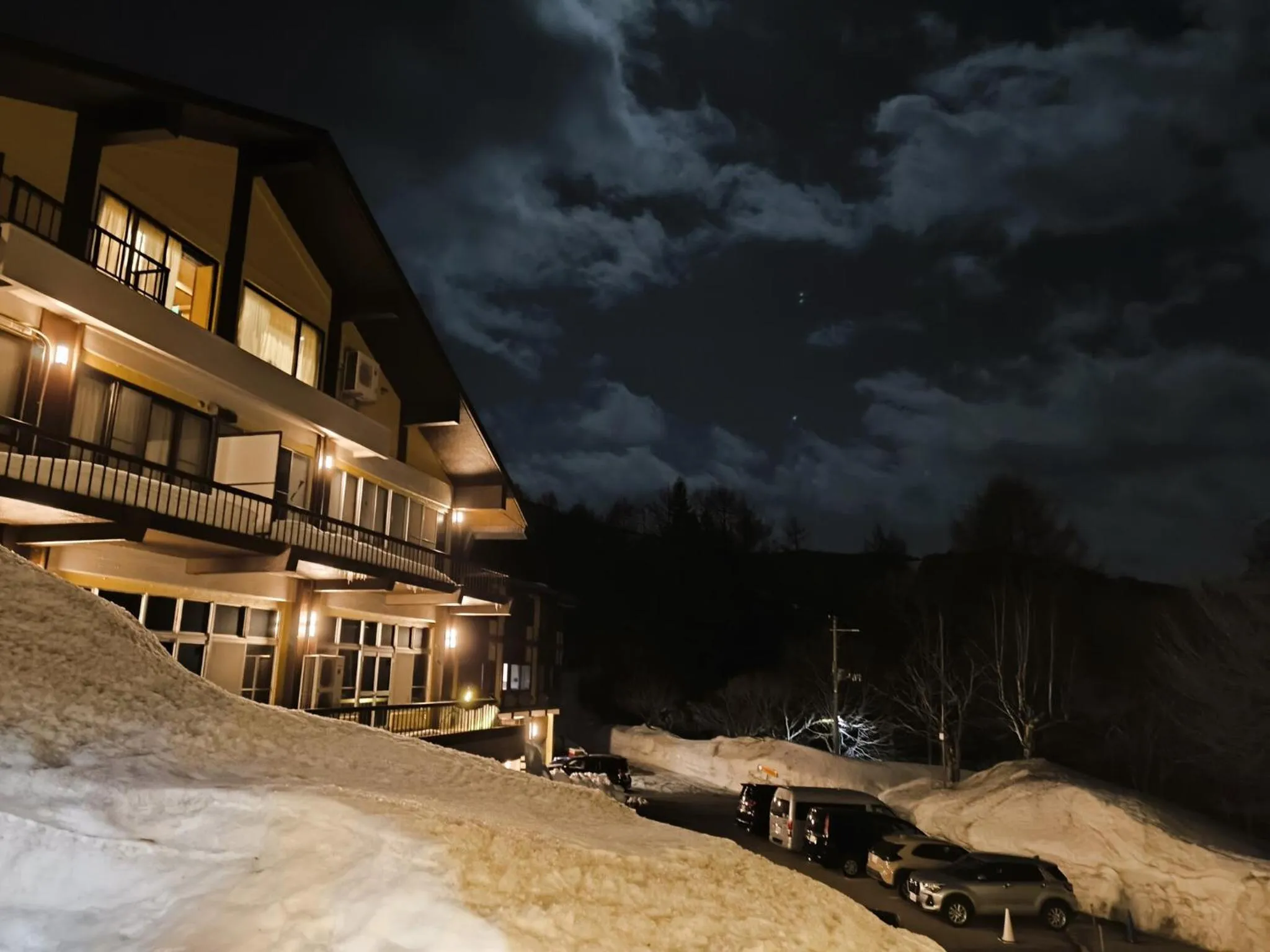 Property building in Mogamitakayu Zenshichinoyu Ohira