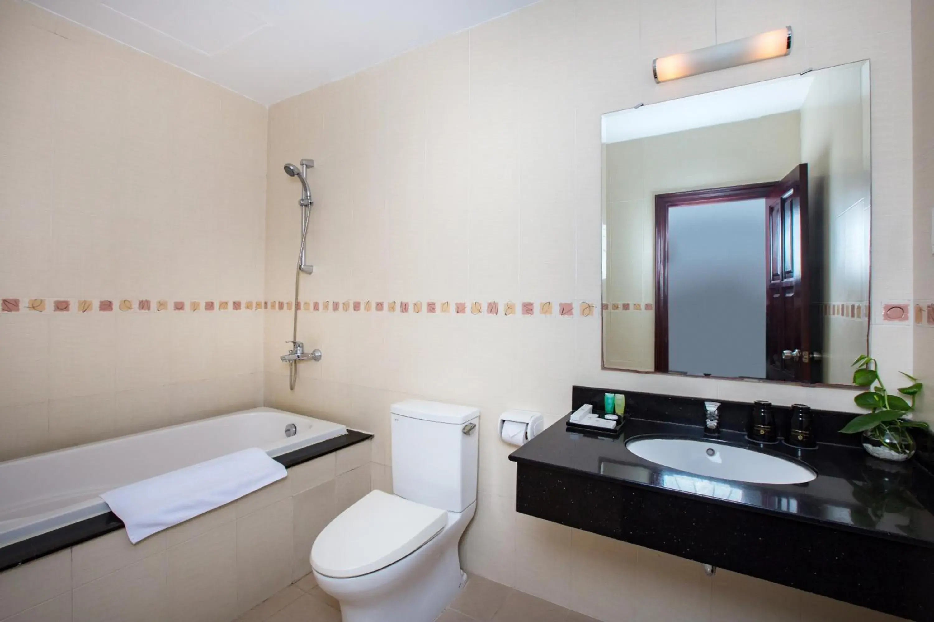 Shower in Thang Long Espana Hotel Shower in Thang Long Espana Hotel