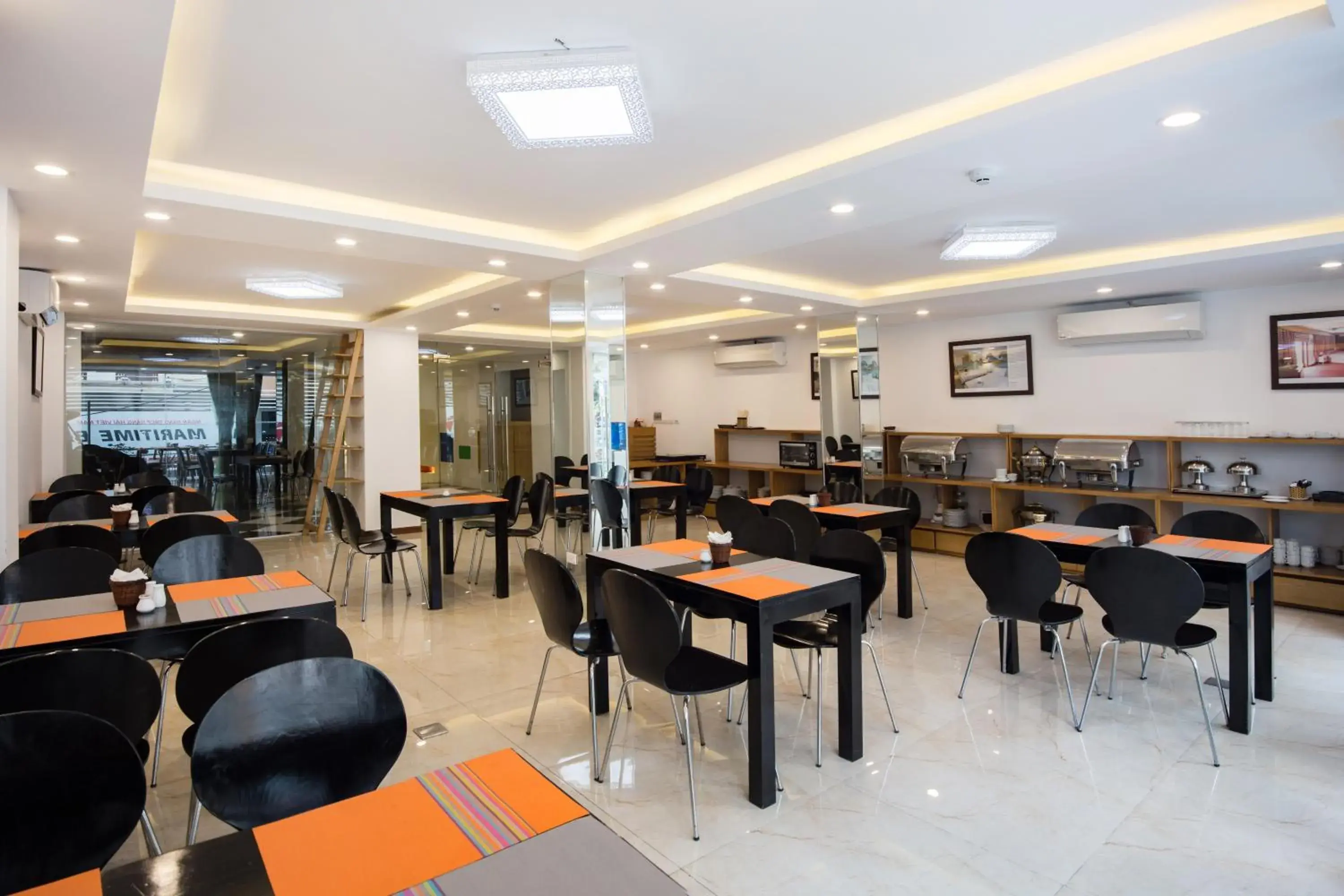 Restaurant/places to eat in Thang Long Espana Hotel Restaurant/places to eat in Thang Long Espana Hotel