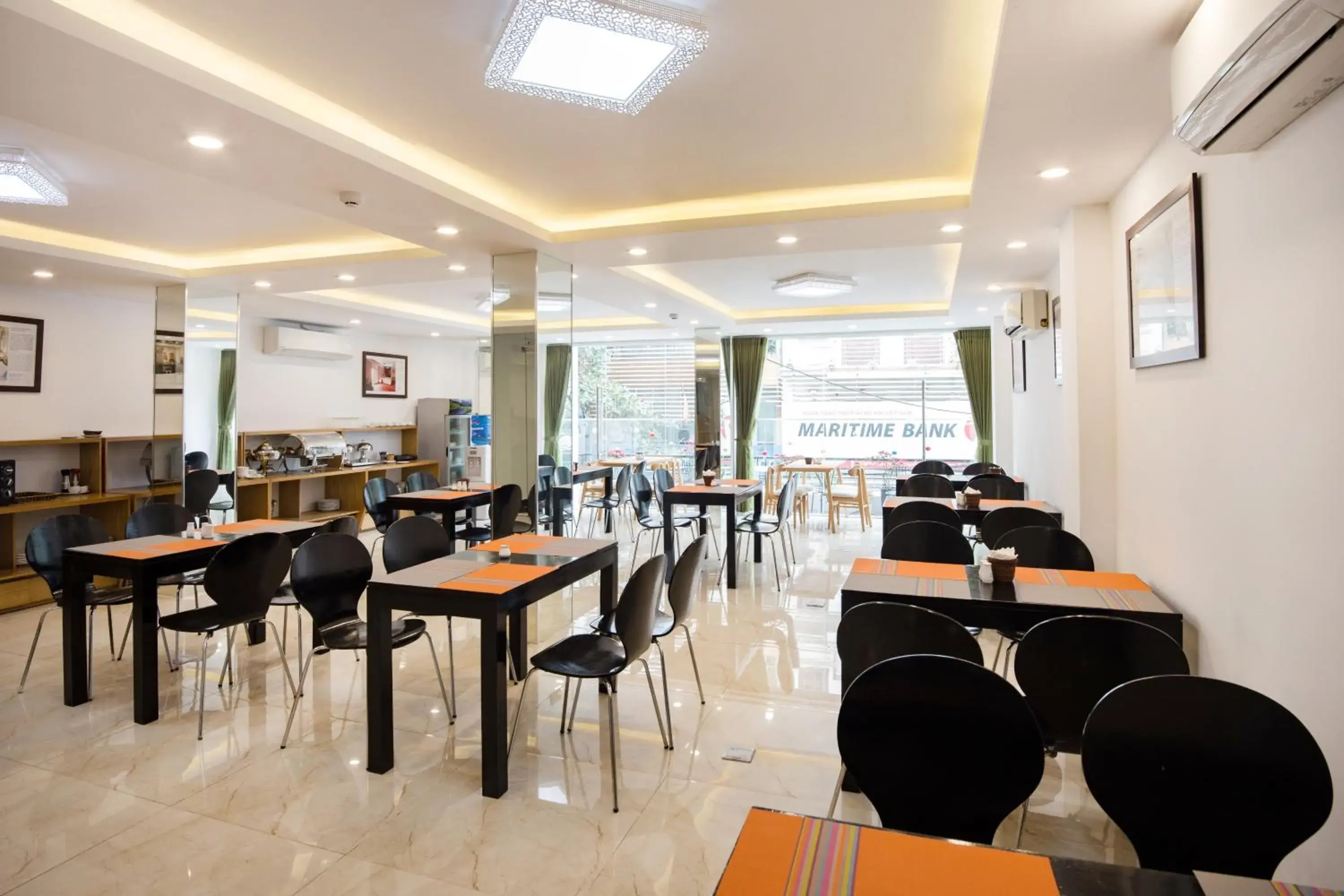 Restaurant/places to eat in Thang Long Espana Hotel Restaurant/places to eat in Thang Long Espana Hotel