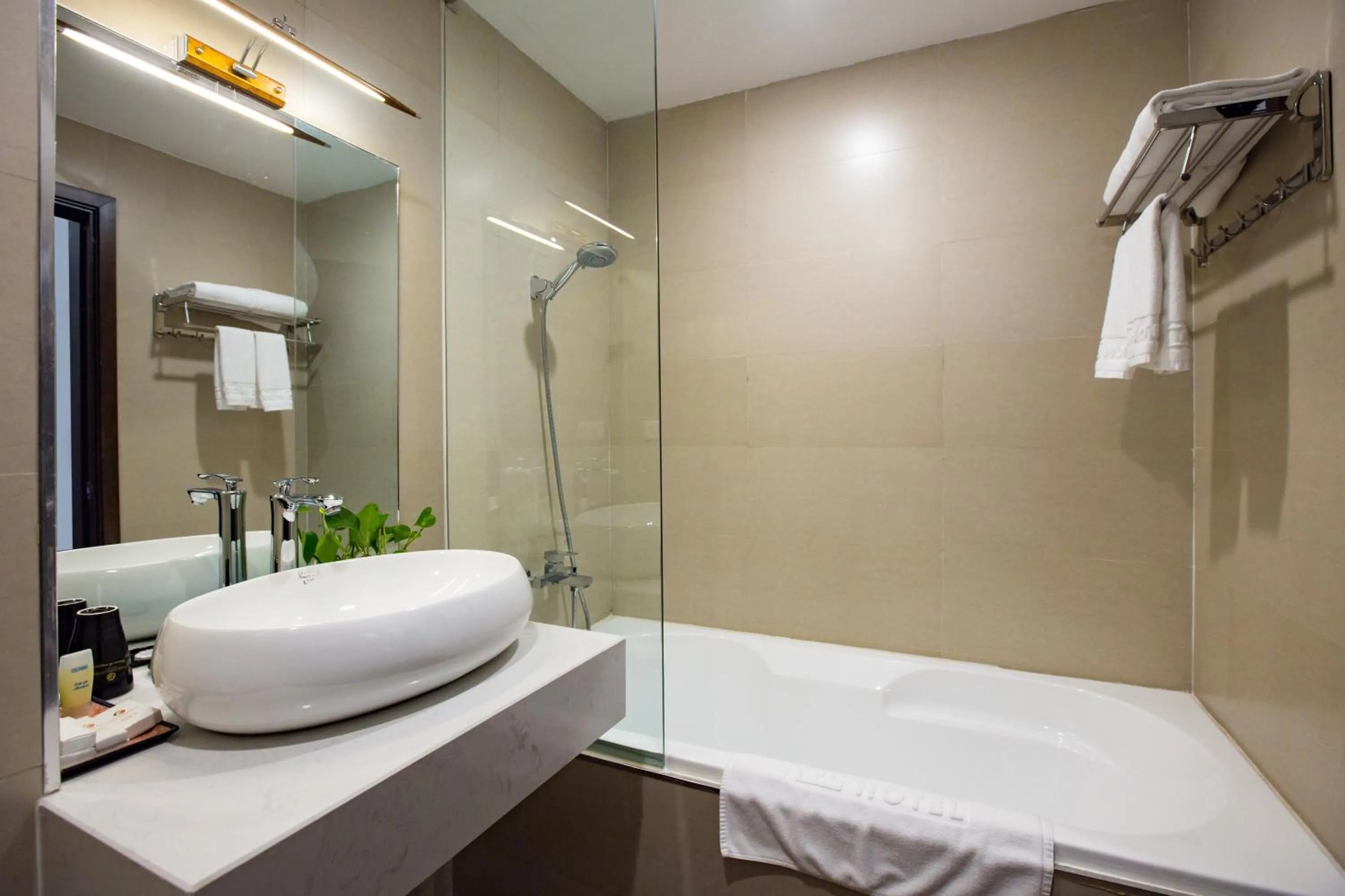 Bathroom in Thang Long Espana Hotel