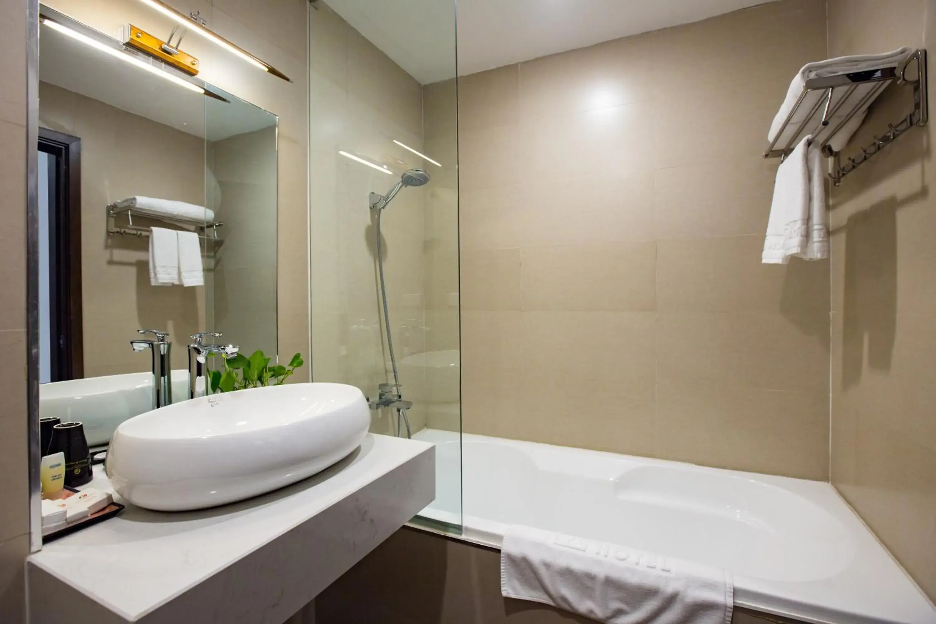 Suite with City View in Thang Long Espana Hotel Suite with City View in Thang Long Espana Hotel