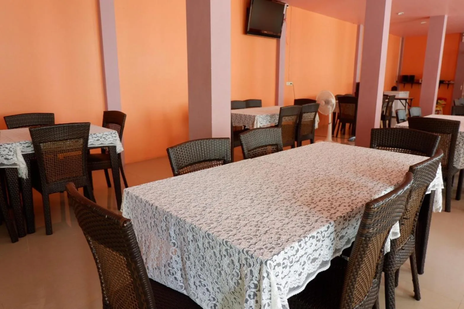 Restaurant/places to eat in Na Chaidej hotel