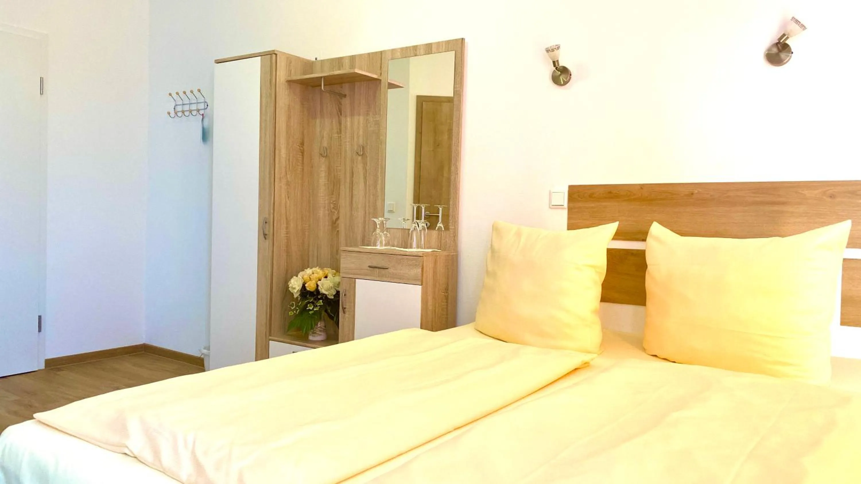 Guests, Bed in i-Motel