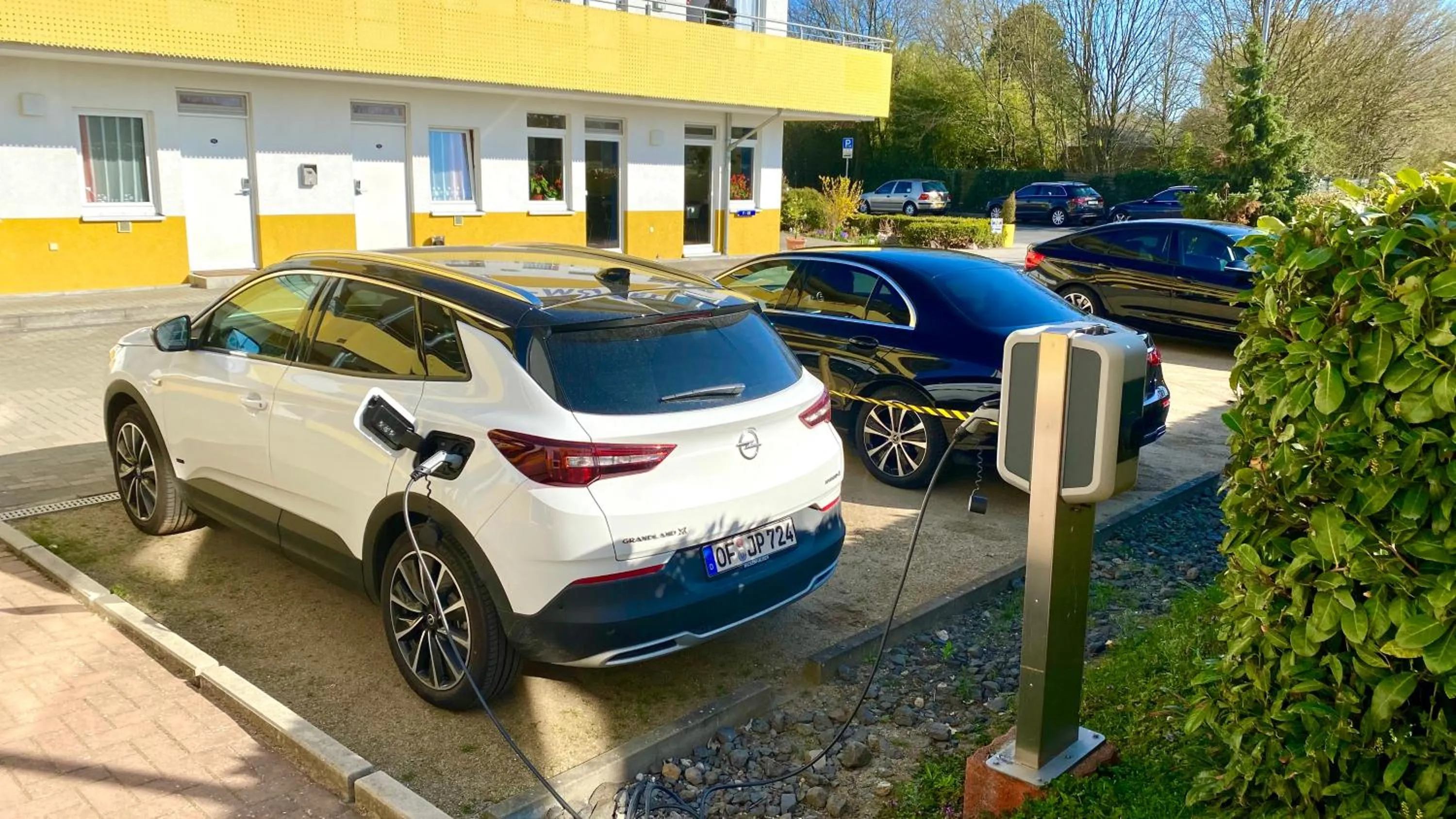 Property building in i-Motel