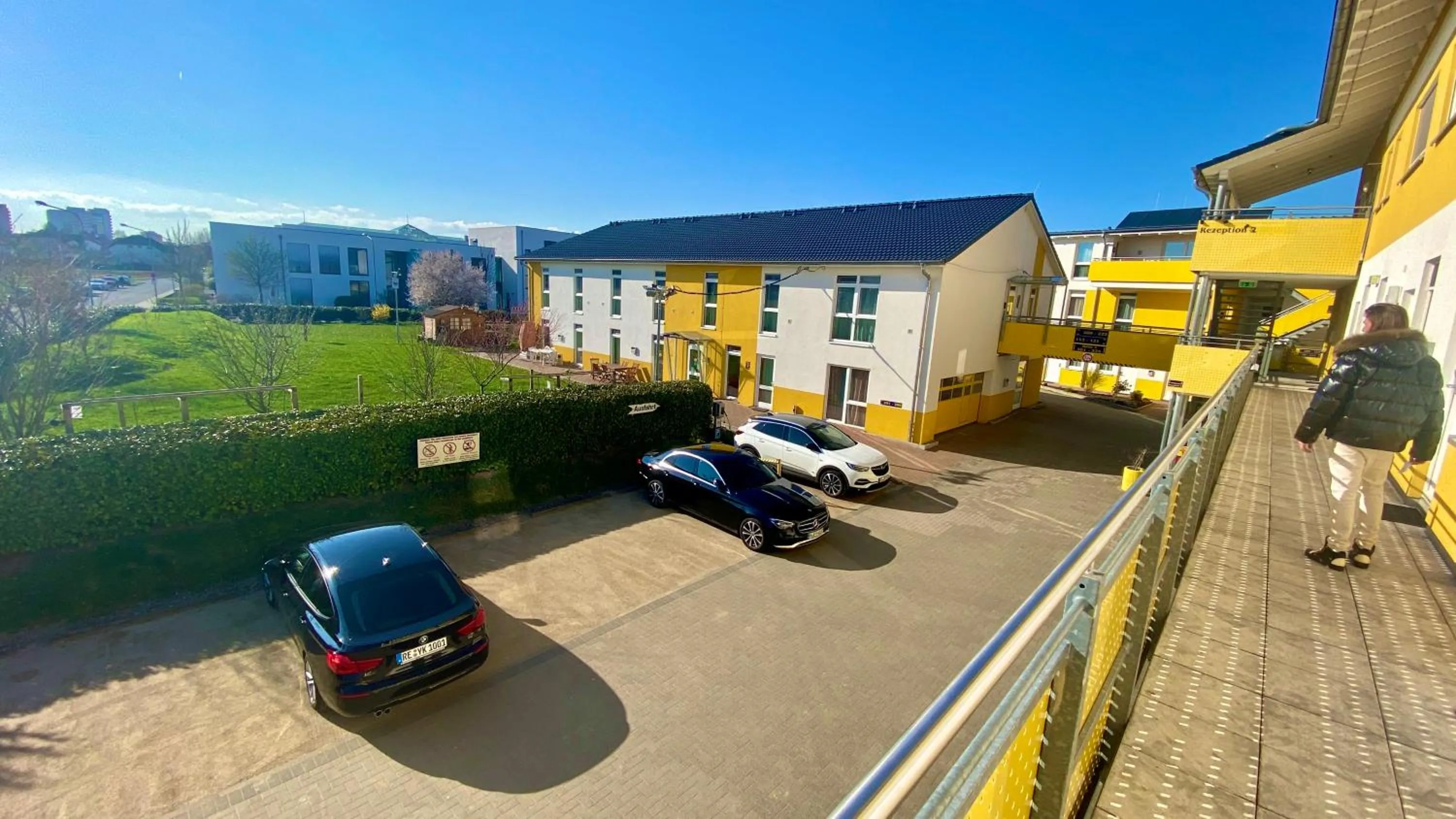 Property building in i-Motel