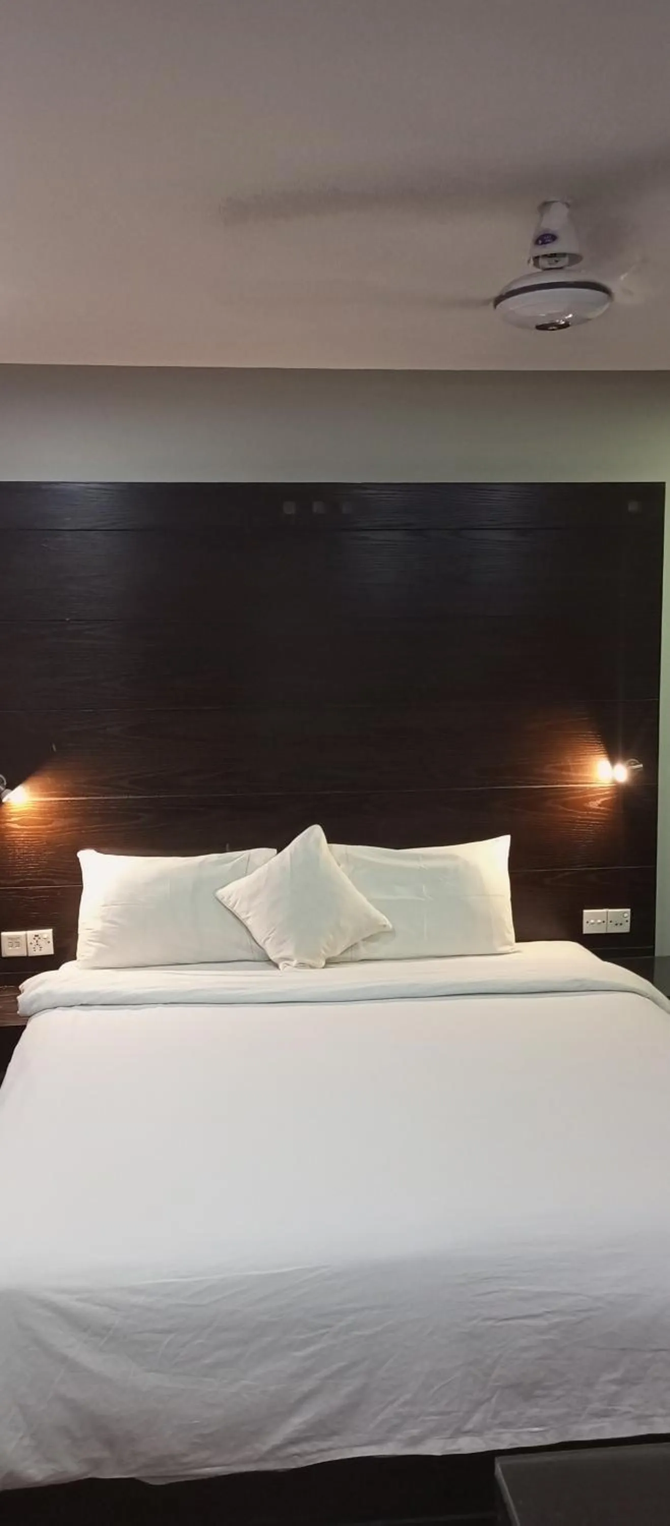 Bed in Hira Guest House