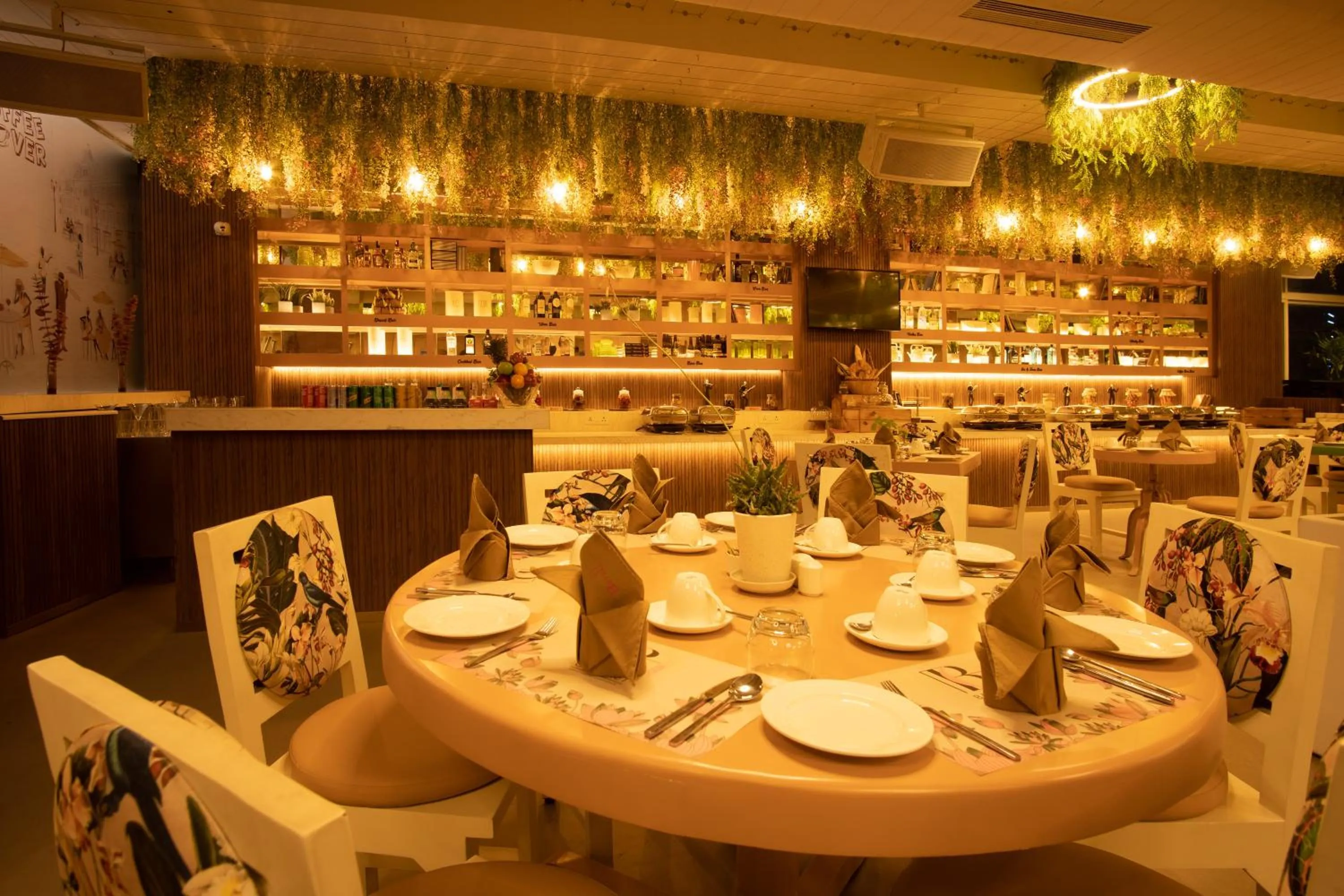 Restaurant/places to eat in BEYZAA HOTEL AND SUITES