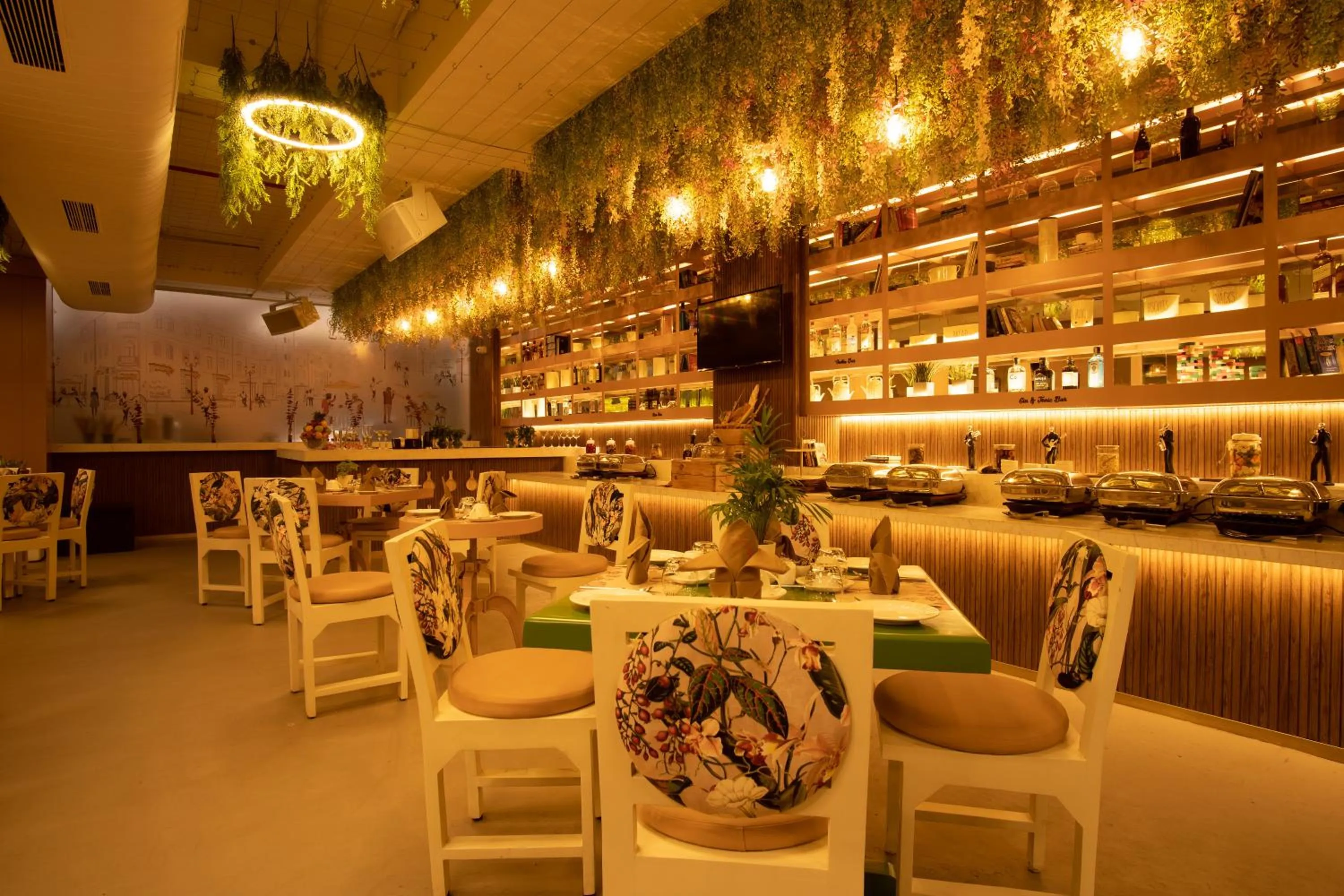 Restaurant/places to eat in BEYZAA HOTEL AND SUITES