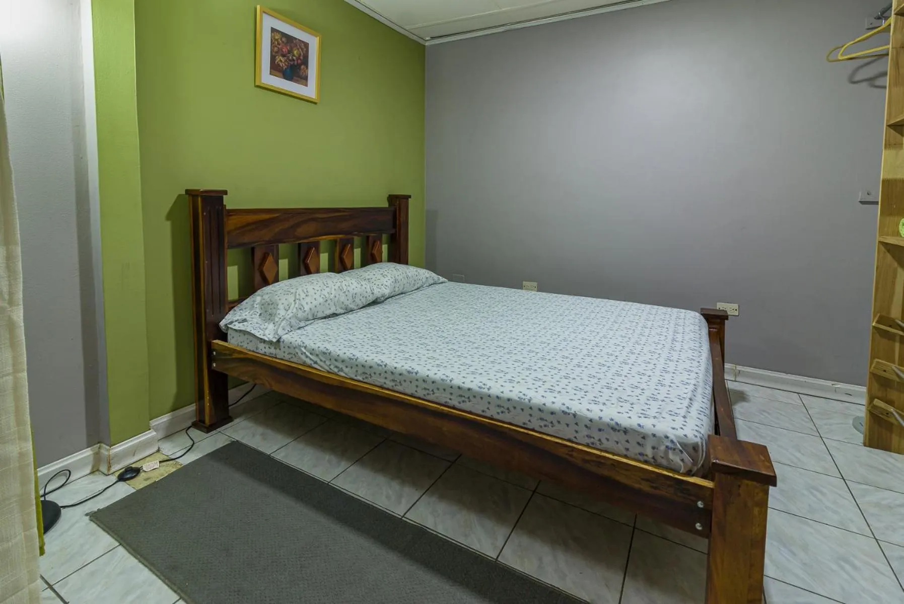 Photo of the whole room, Bed in Delcafetalcr