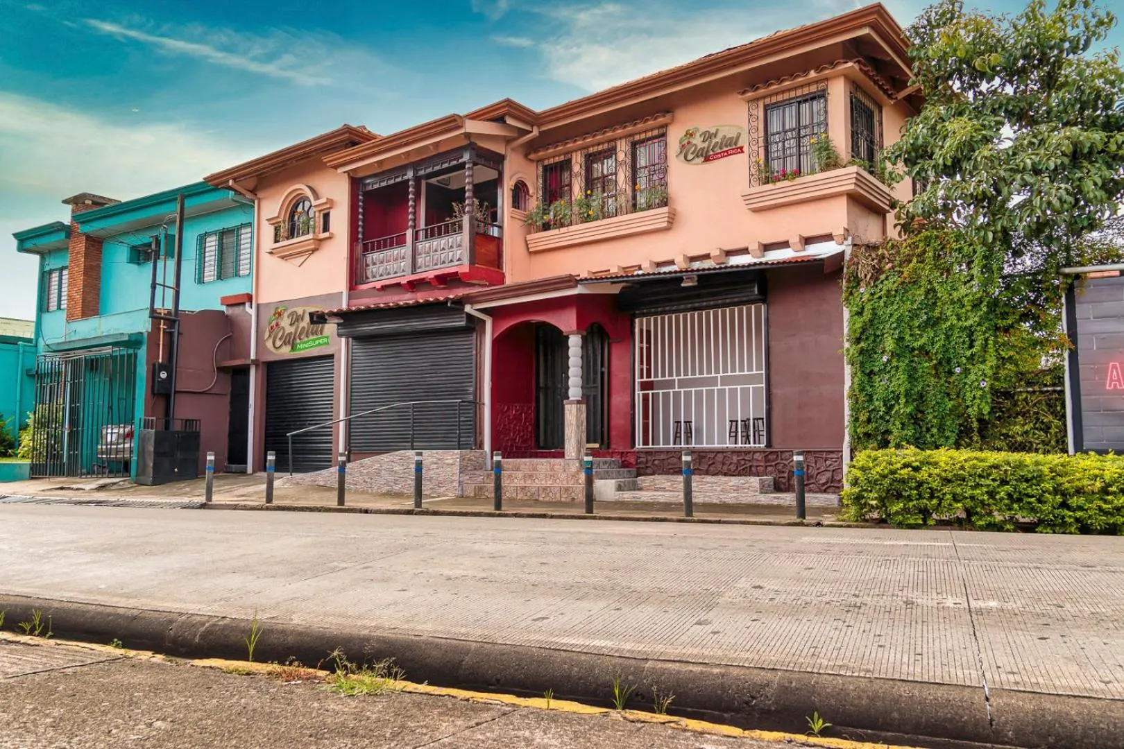 Property building in Delcafetalcr