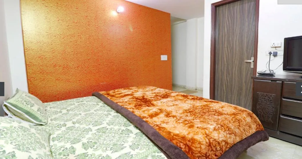 Bed in SSS Group Hotel Dwarka Delhi