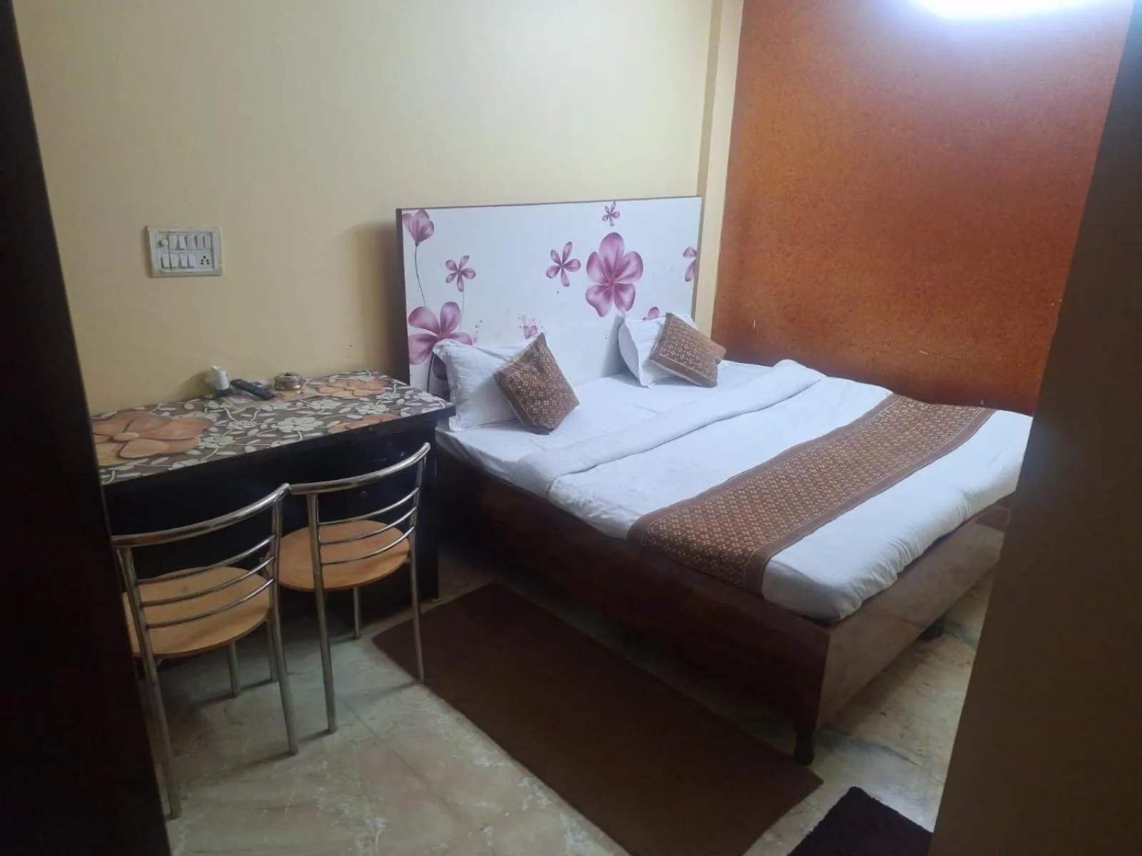 Bed in SSS Group Hotel Dwarka Delhi