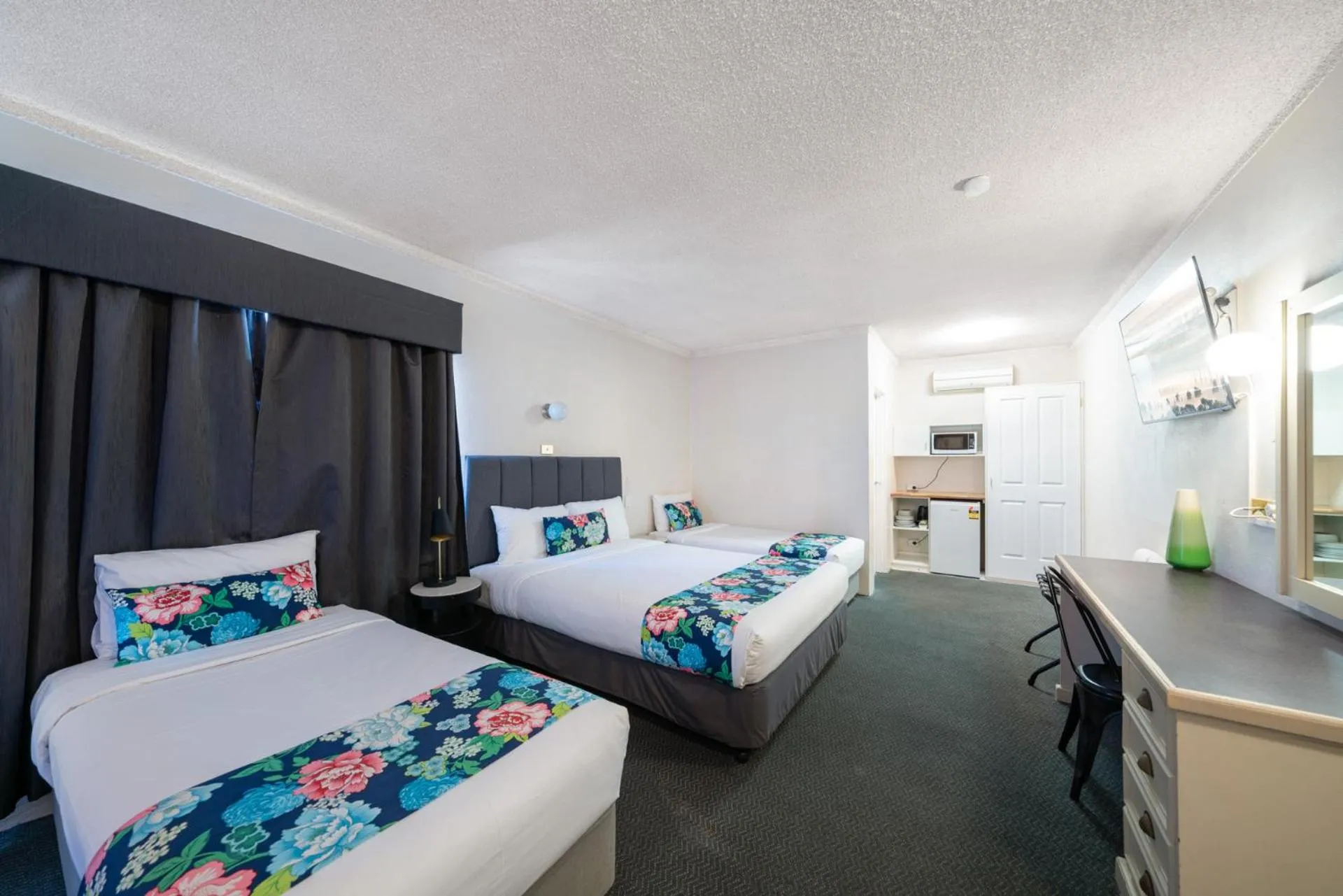 Bedroom, Bed in Ben Chifley Motor Inn