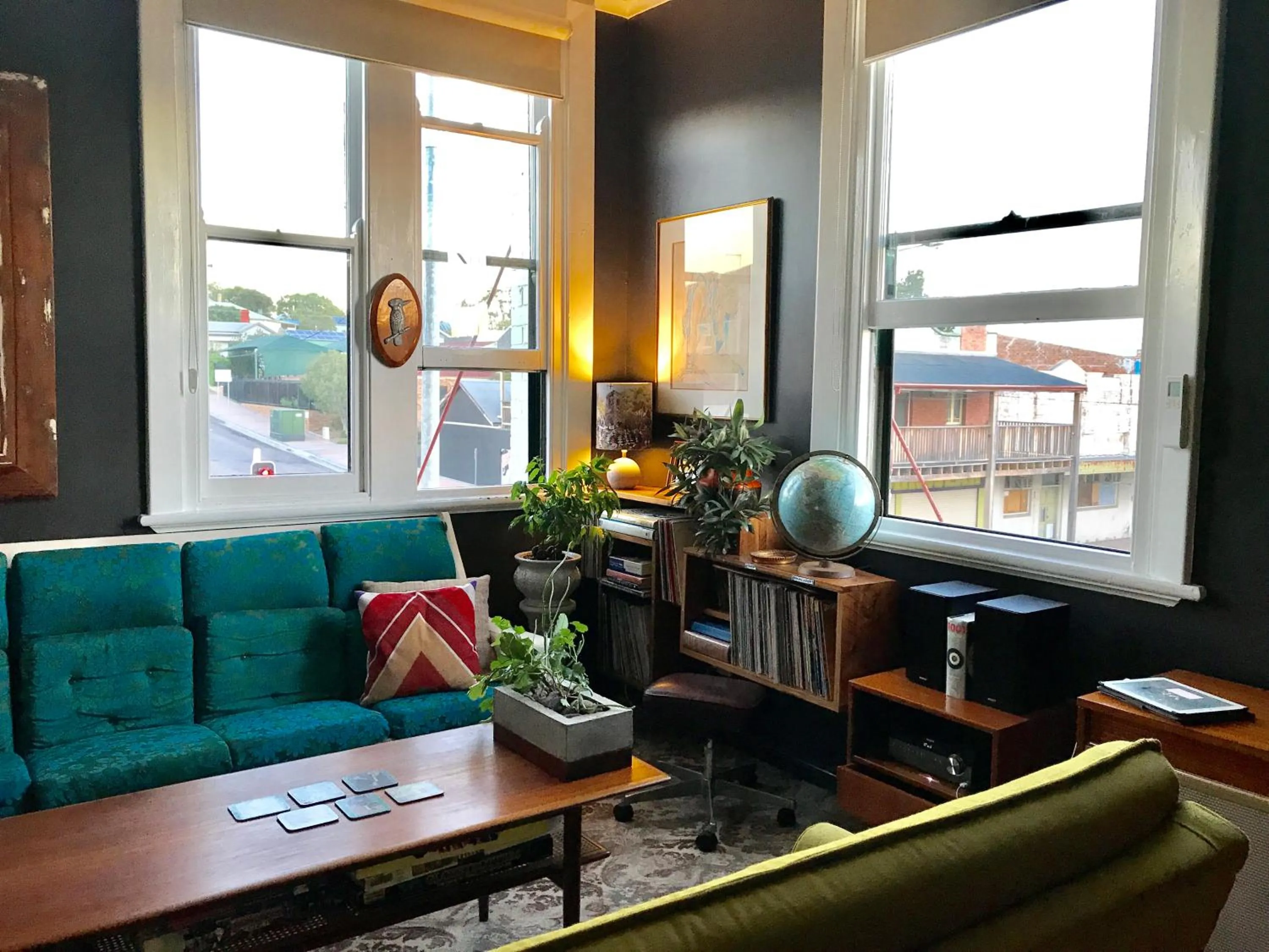 Communal lounge/ TV room in Vine Valley Inn