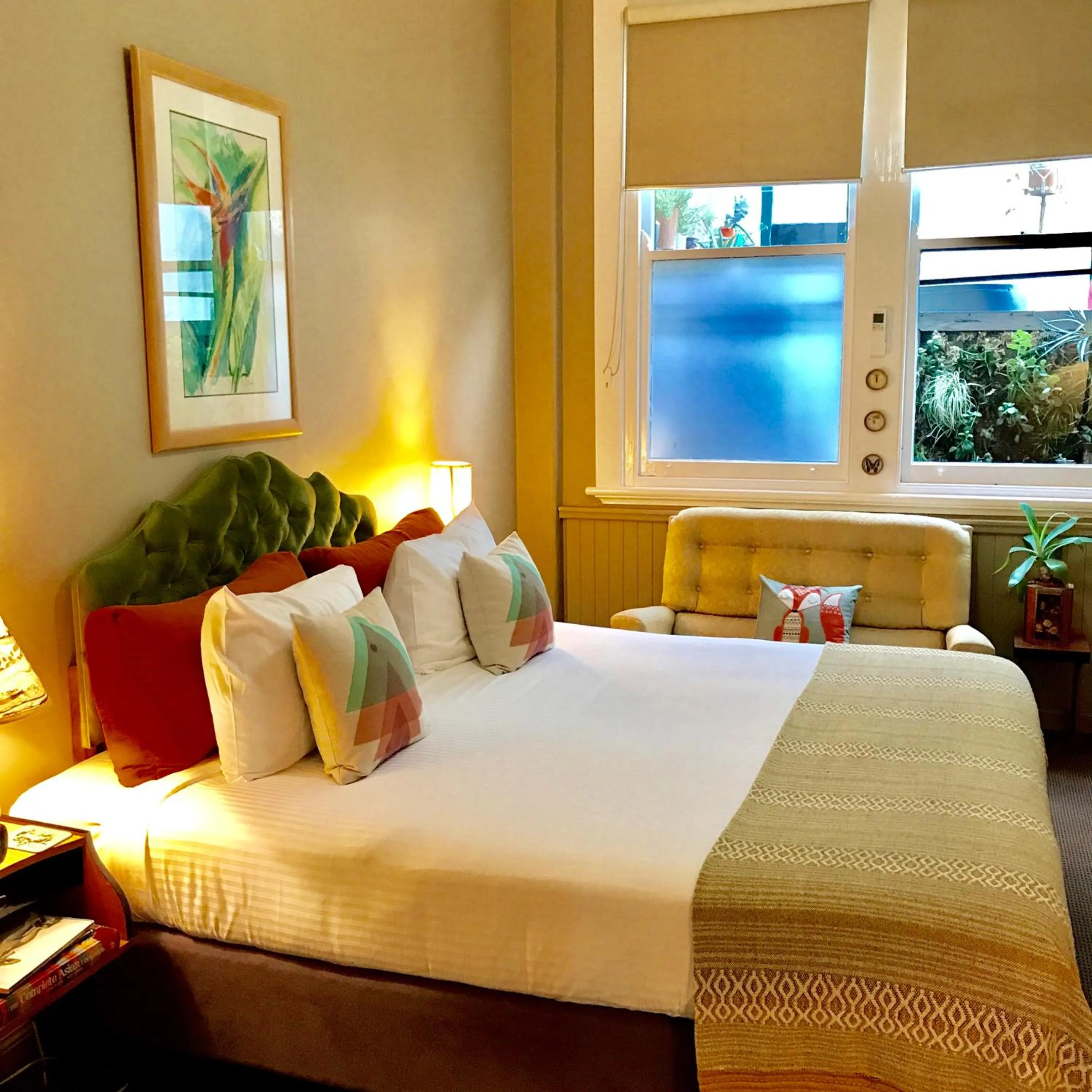 Bed in Vine Valley Inn