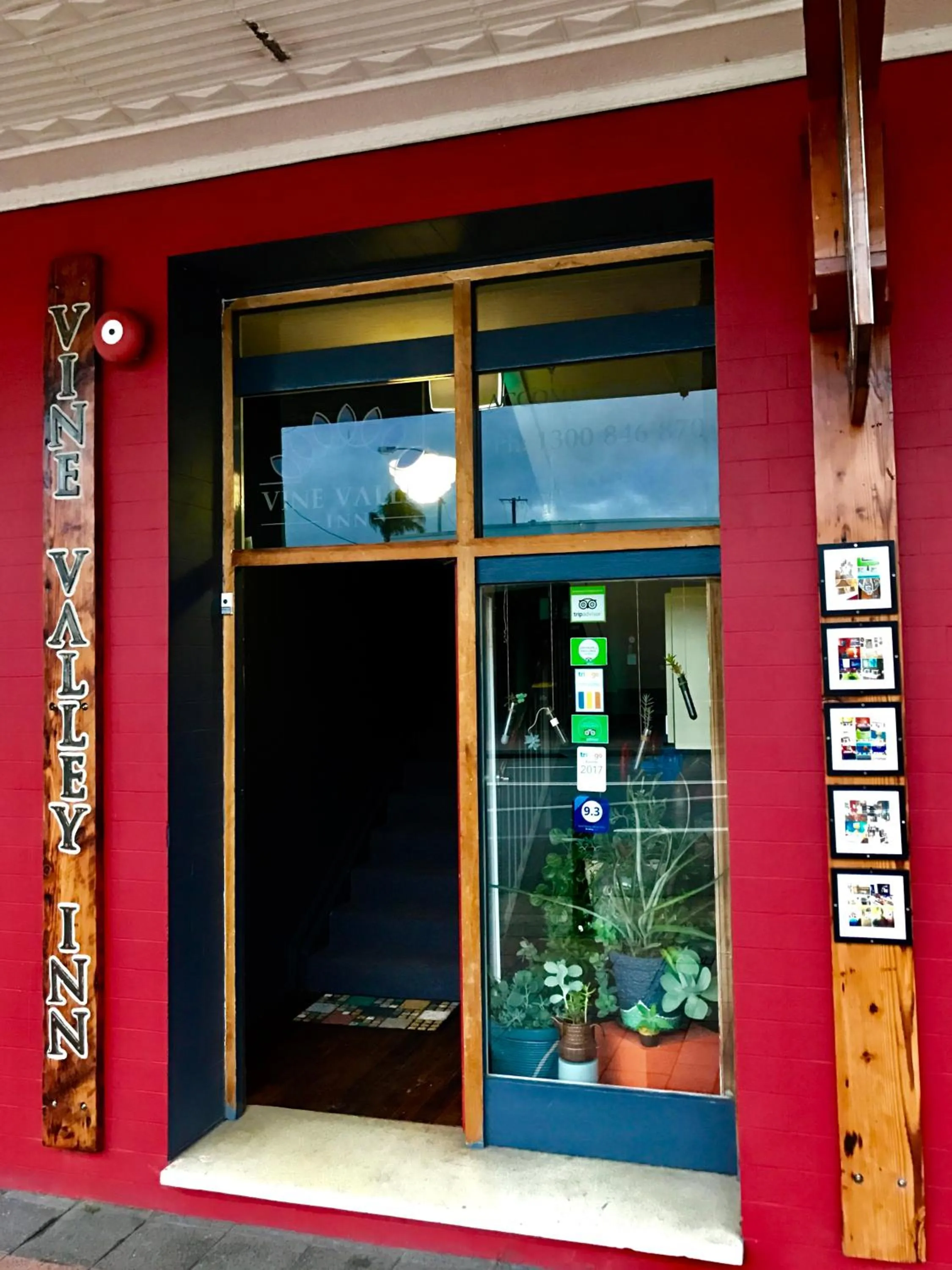 Facade/entrance in Vine Valley Inn