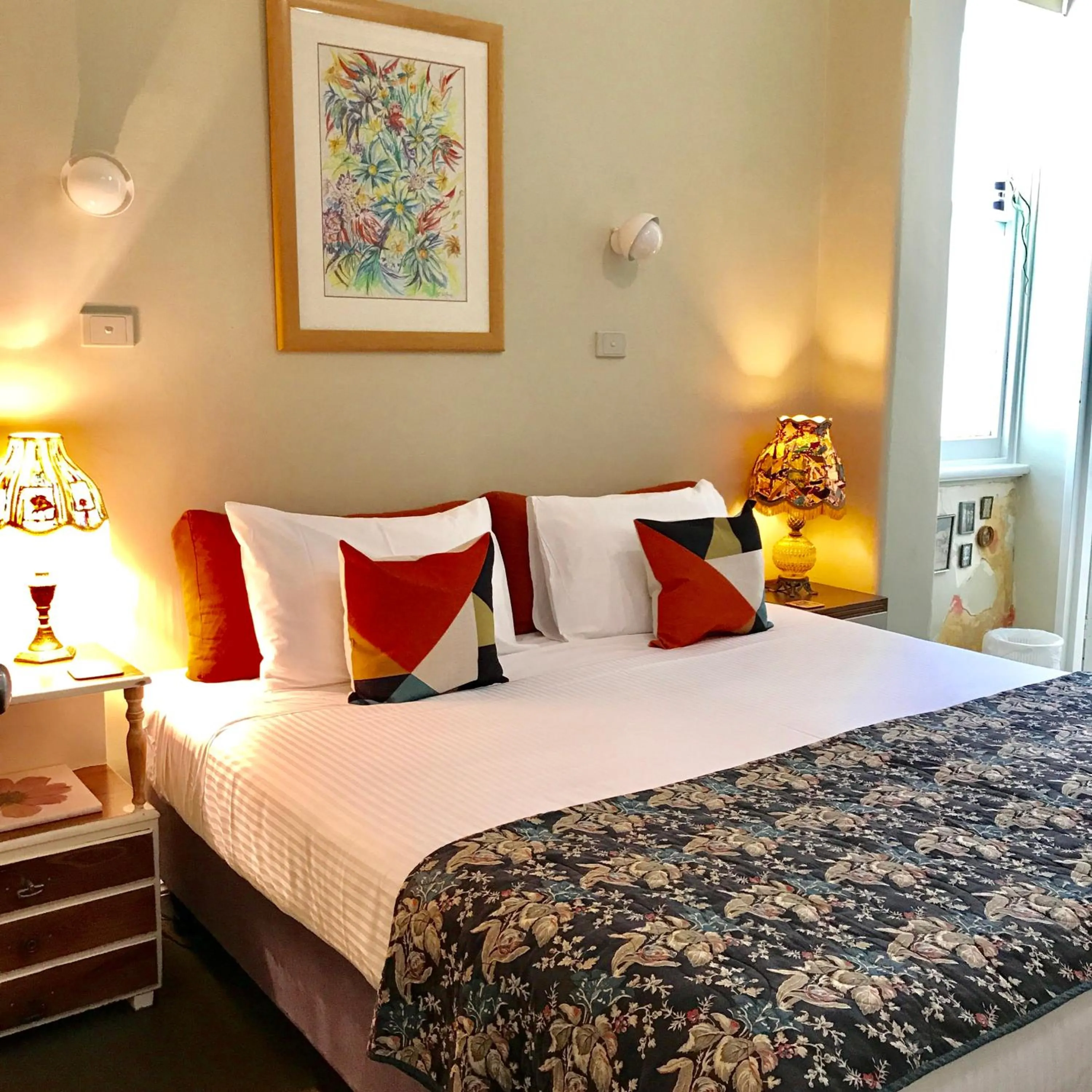 Bed in Vine Valley Inn