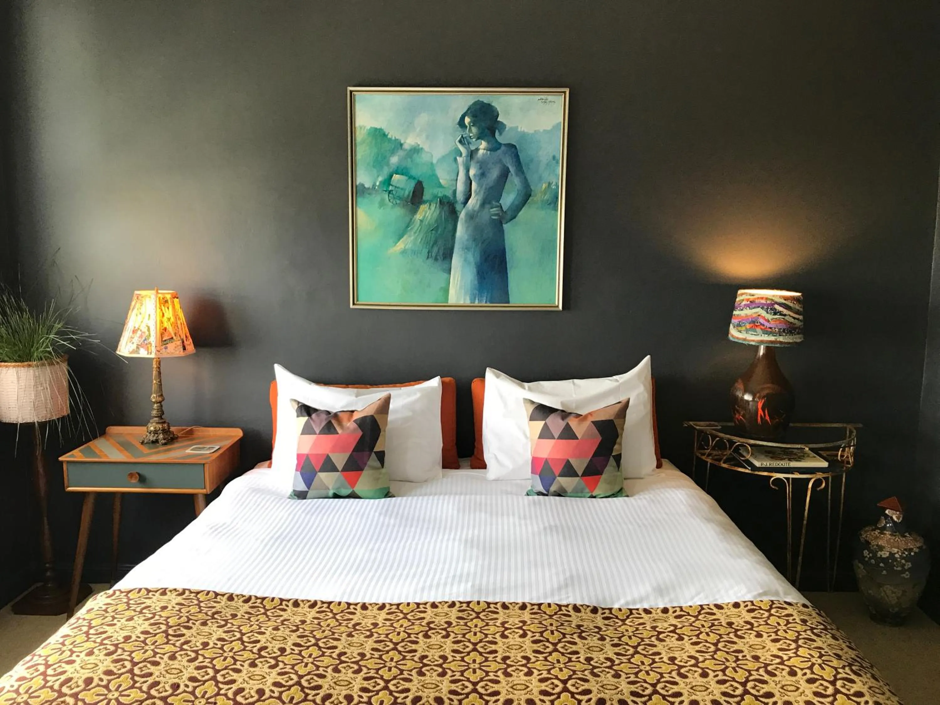 Decorative detail, Bed in Vine Valley Inn