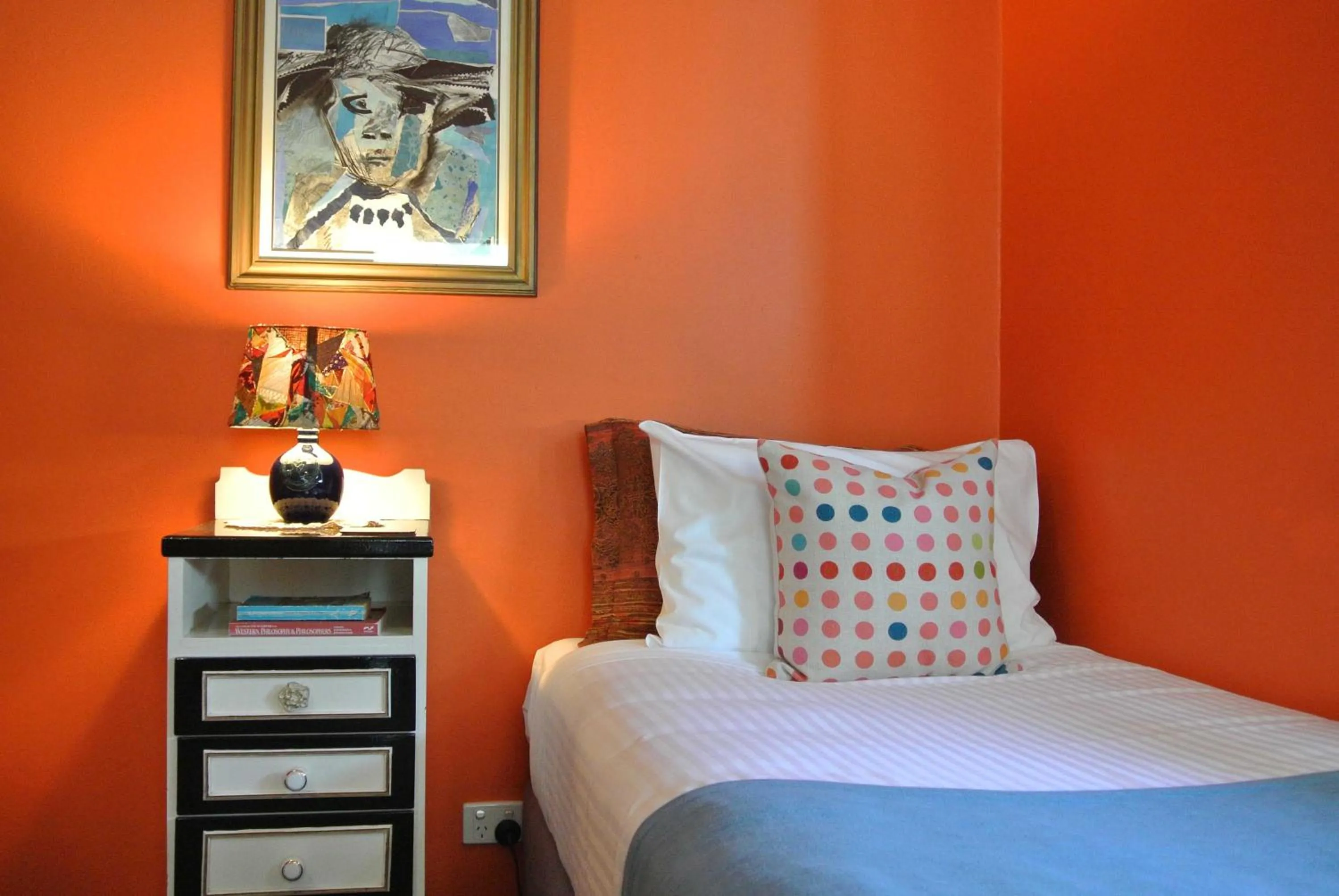 Bed in Vine Valley Inn