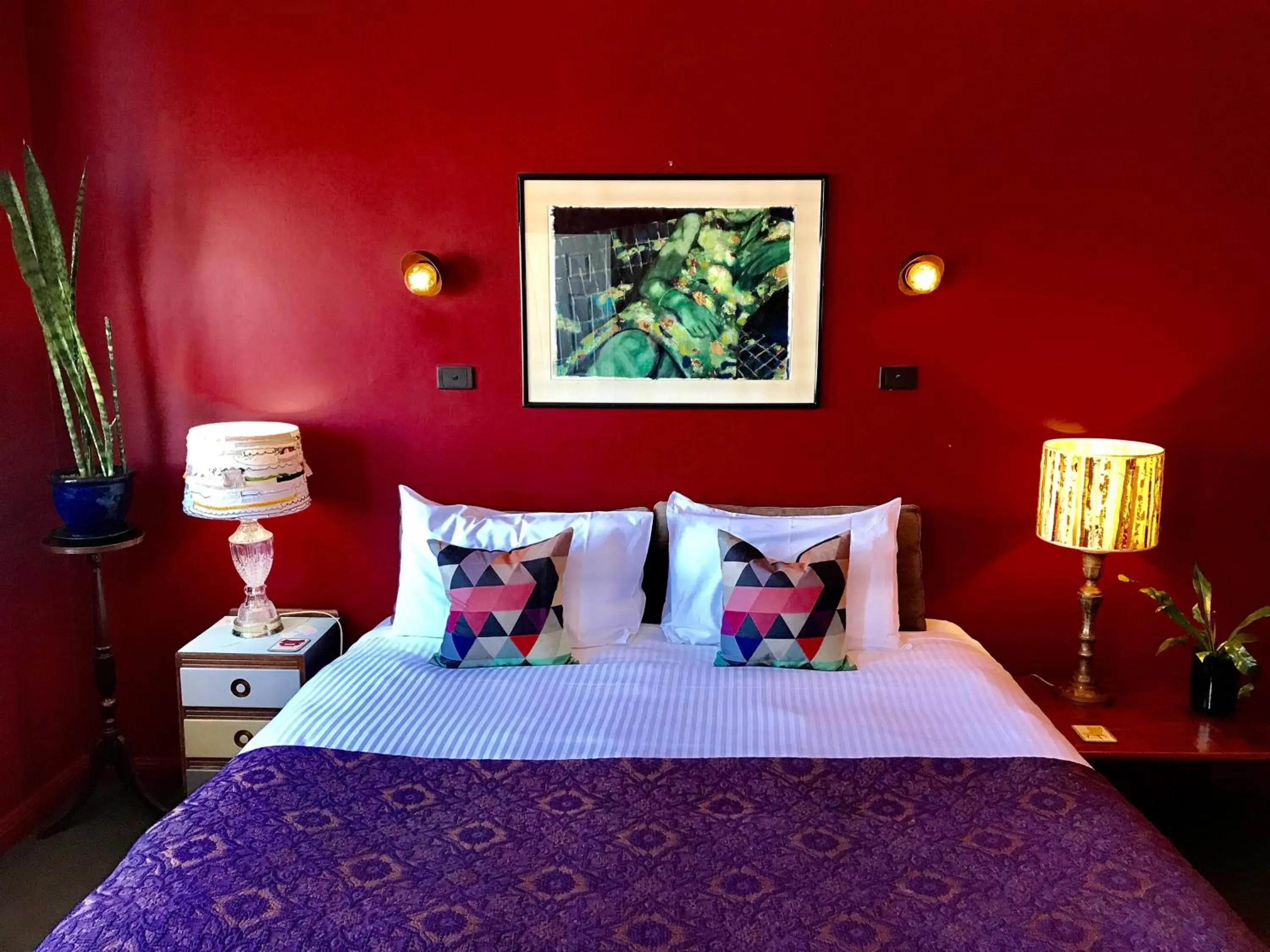 Bed in Vine Valley Inn Bed in Vine Valley Inn