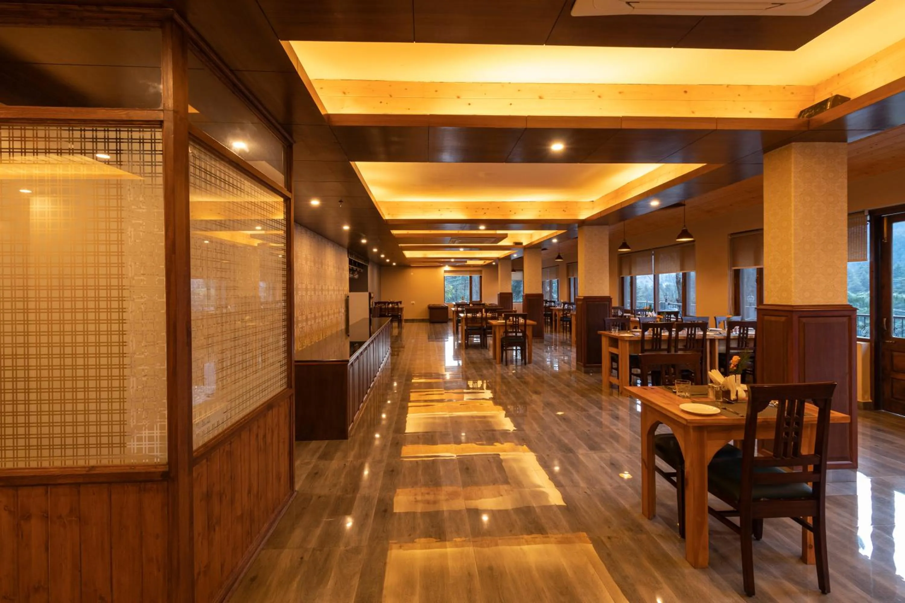 Restaurant/places to eat in Aloka Resort