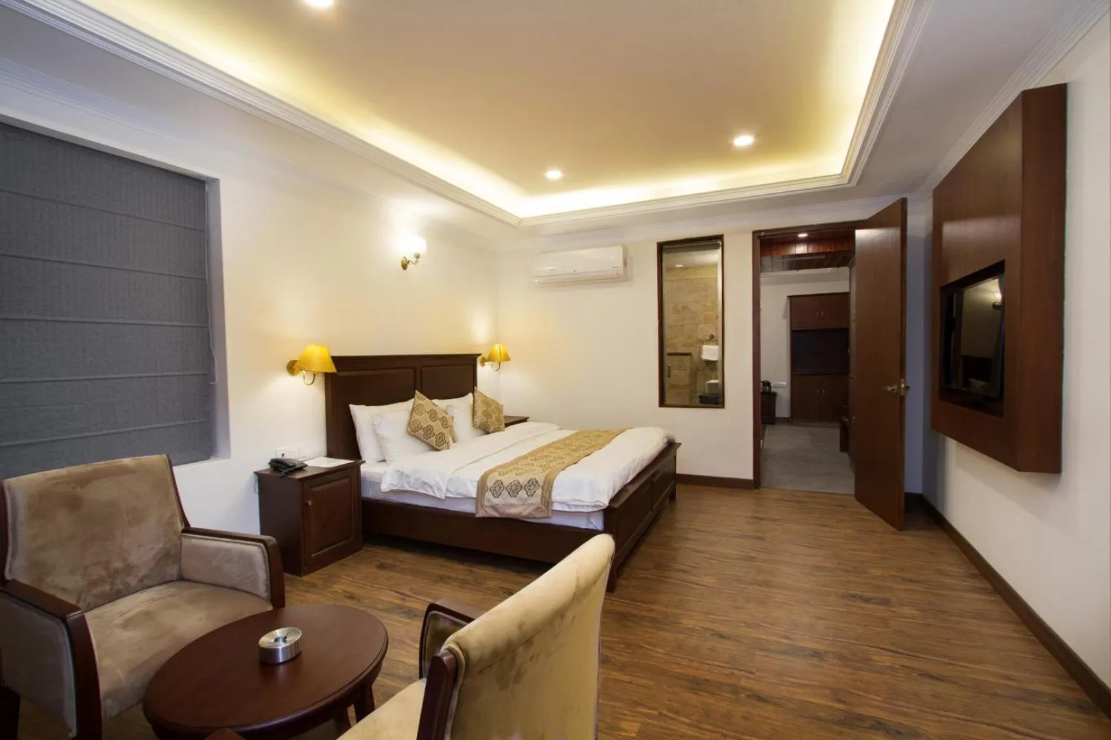 Photo of the whole room, Bed in Aloka Resort