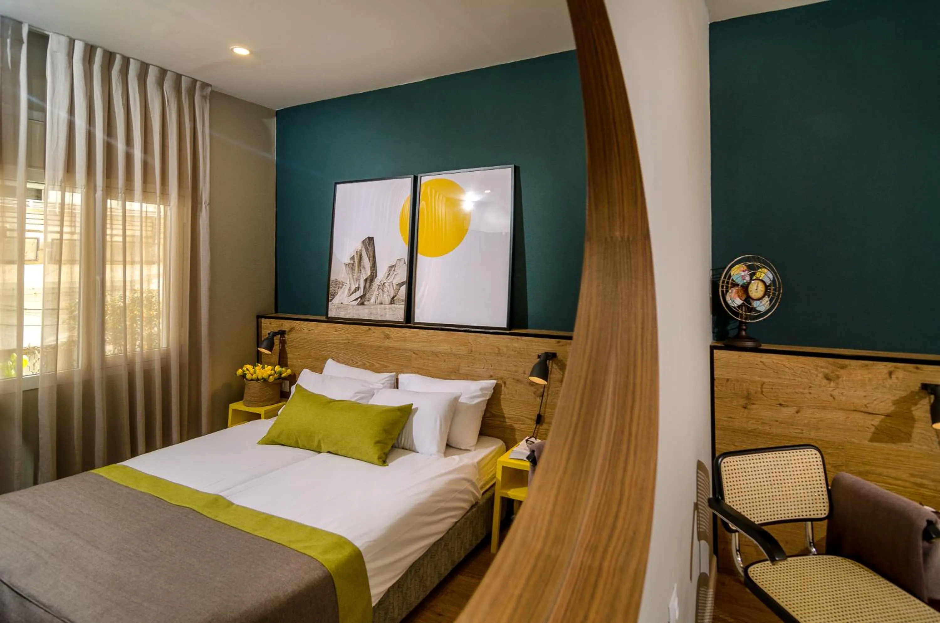 Bed in Olive The White House