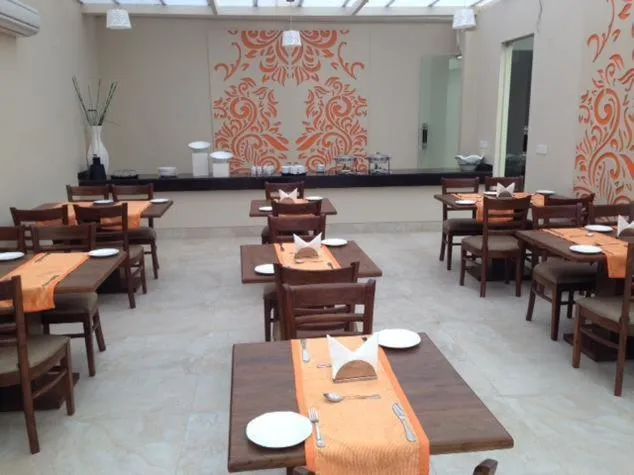 Restaurant/places to eat in Hotel La Sagrita,Sunder Nagar