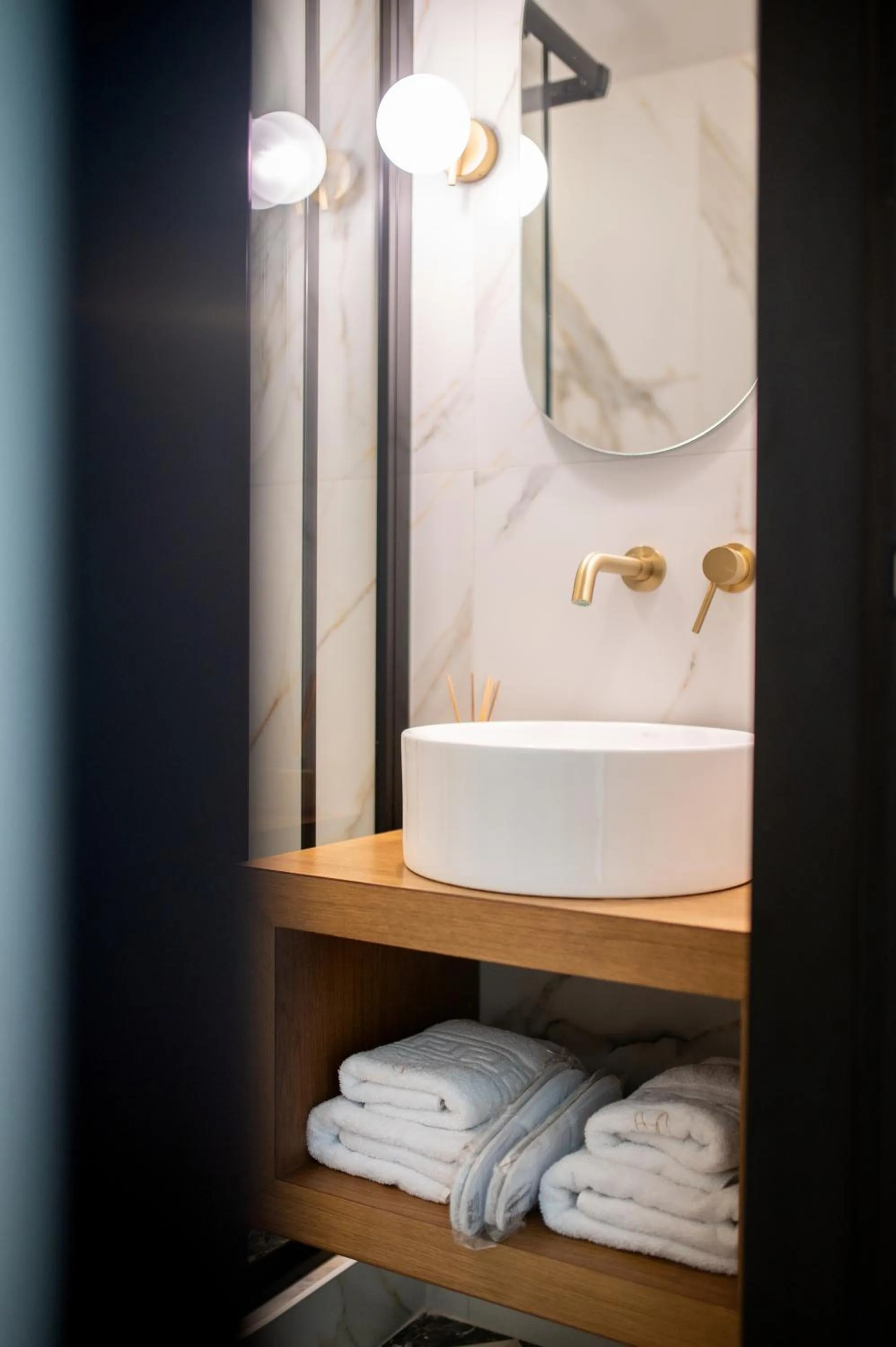 Bathroom in Aggelos Hotel