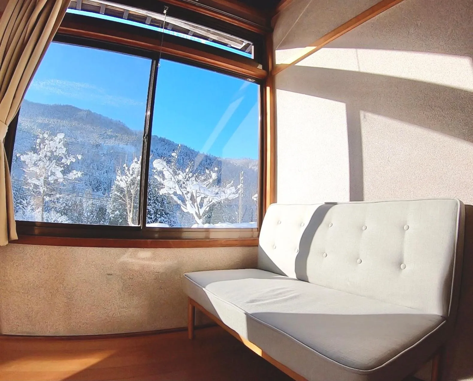 Living room in Cocomock House