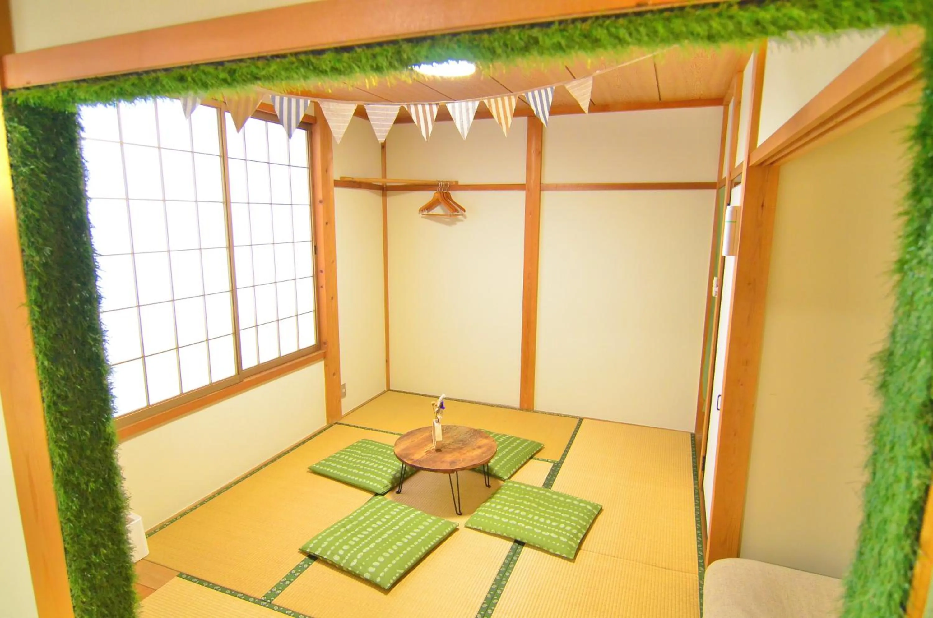 Photo of the whole room in Cocomock House