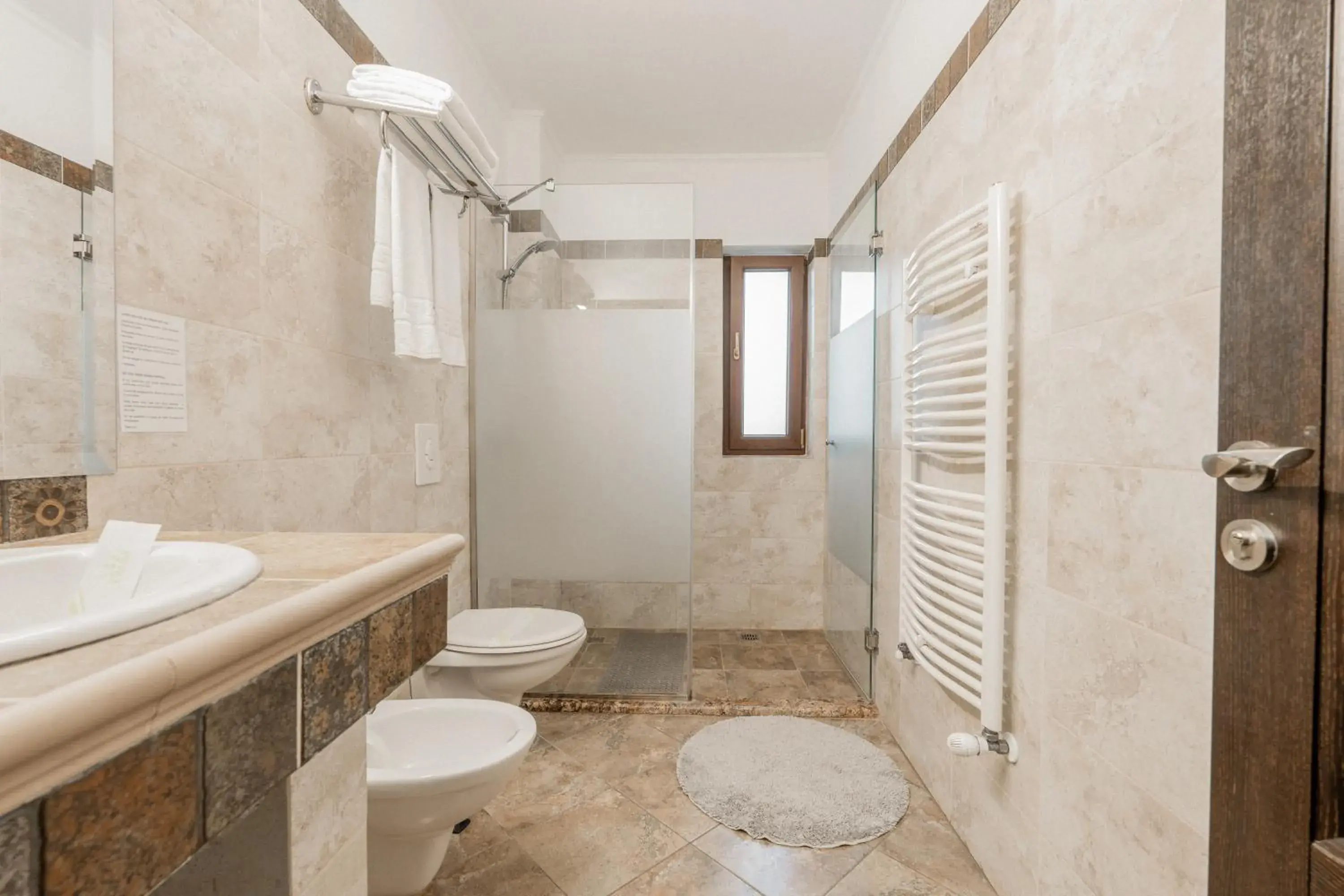 Executive Two-Bedroom Suite in Curtea Bizantina Executive Two-Bedroom Suite in Curtea Bizantina