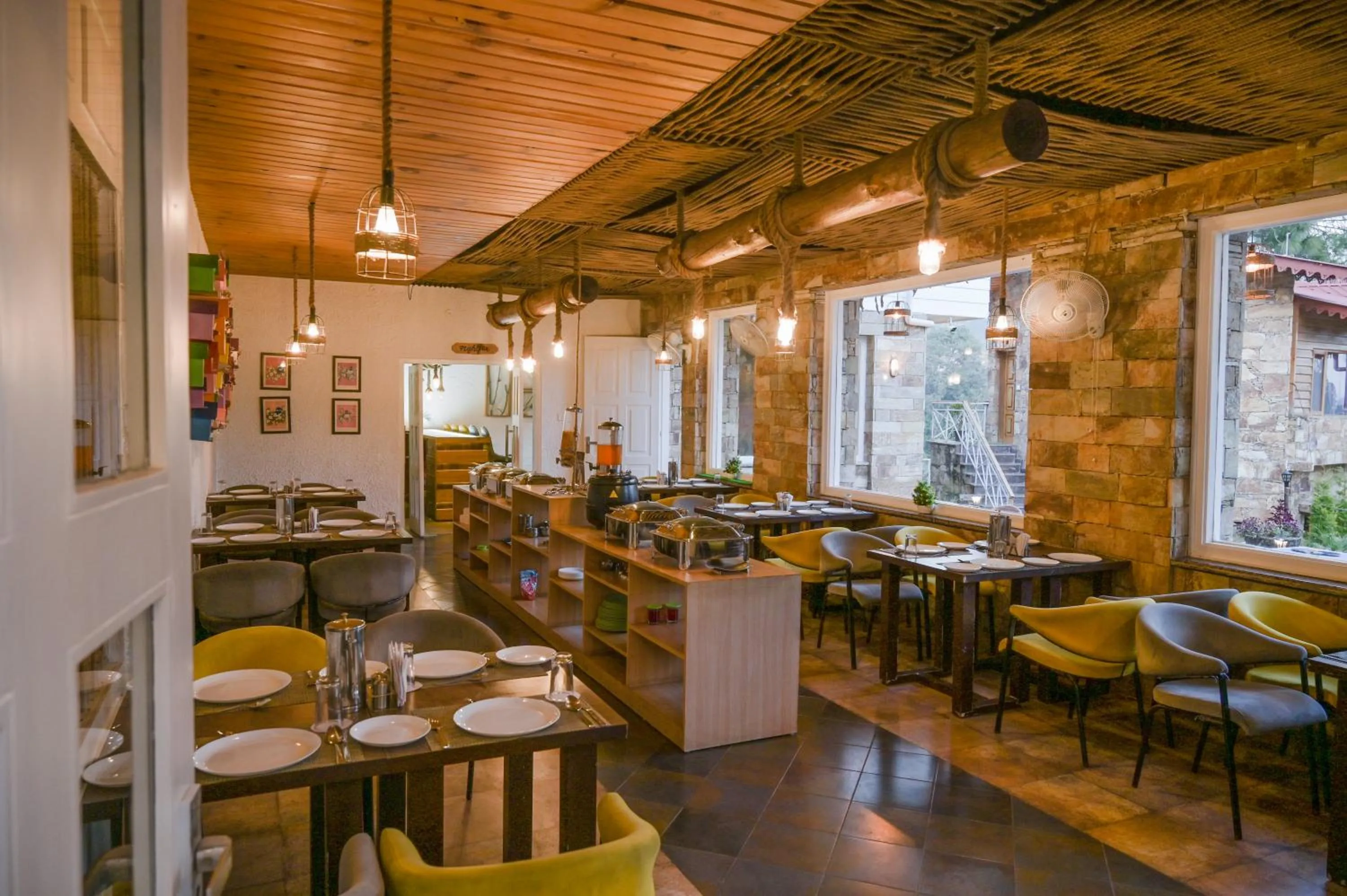 Restaurant/places to eat in The Nature's Green Resort, Bhimtal, Nainital