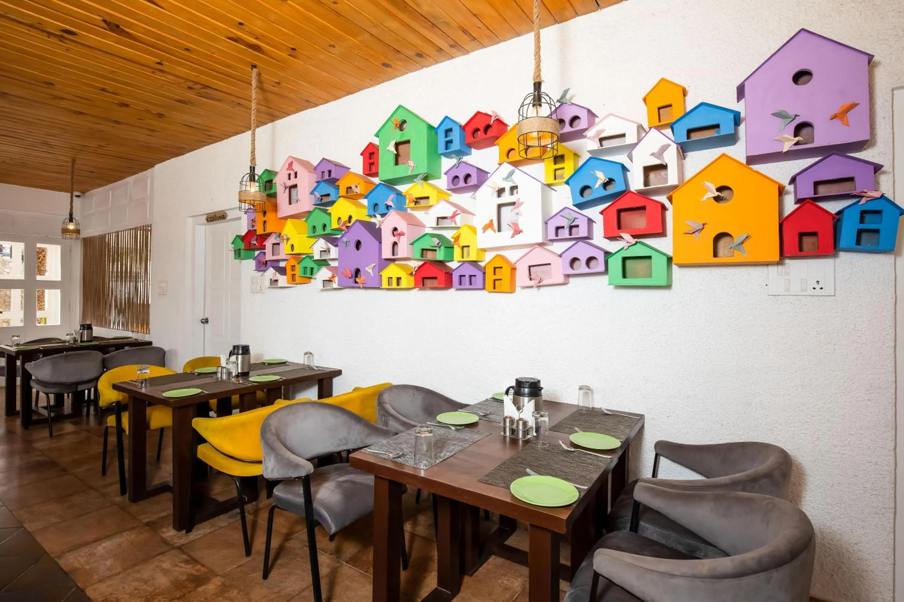 Restaurant/places to eat in The Nature's Green Resort, Bhimtal, Nainital