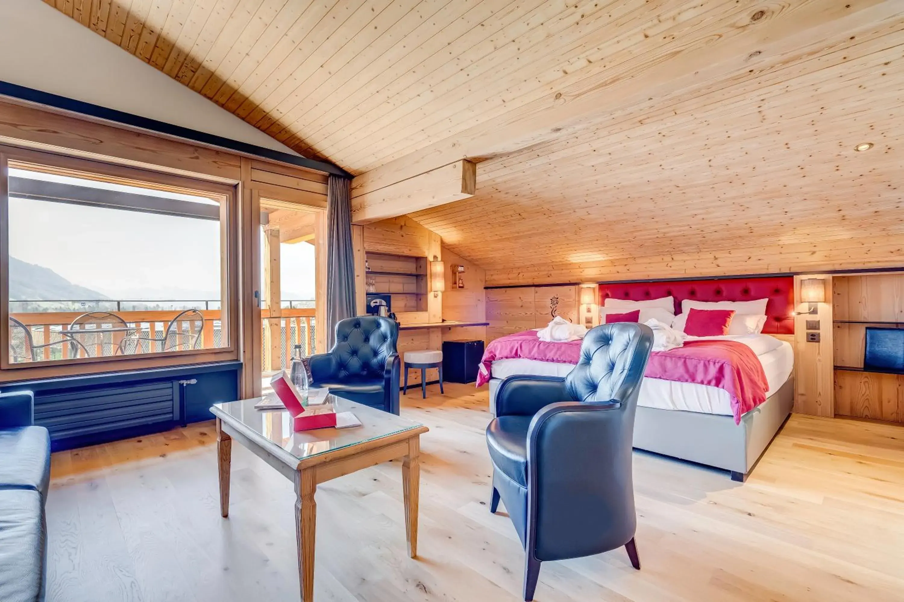 Junior Suite with Mountain View in Hôtel Cailler & Bains de la Gruyère Junior Suite with Mountain View in Hôtel Cailler & Bains de la Gruyère