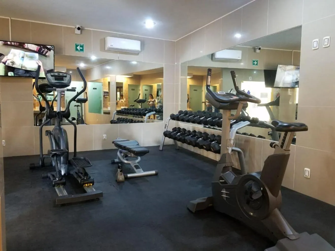 Fitness centre/facilities in Ocean Front El Faro Reef 304