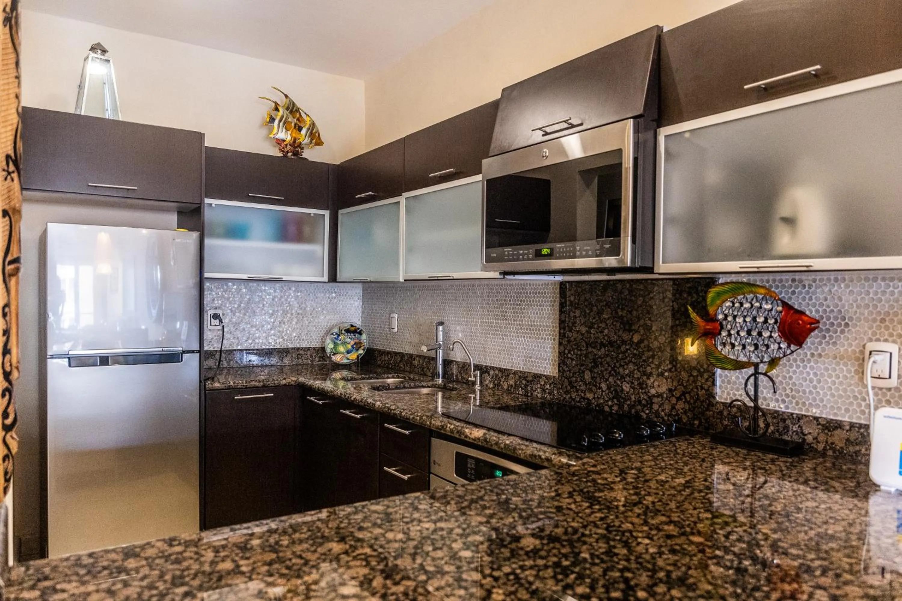 Kitchen or kitchenette in Ocean Front El Faro Reef 304