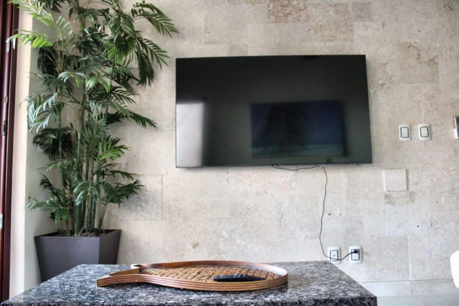 Communal lounge/ TV room in Ocean Front El Faro Reef 304