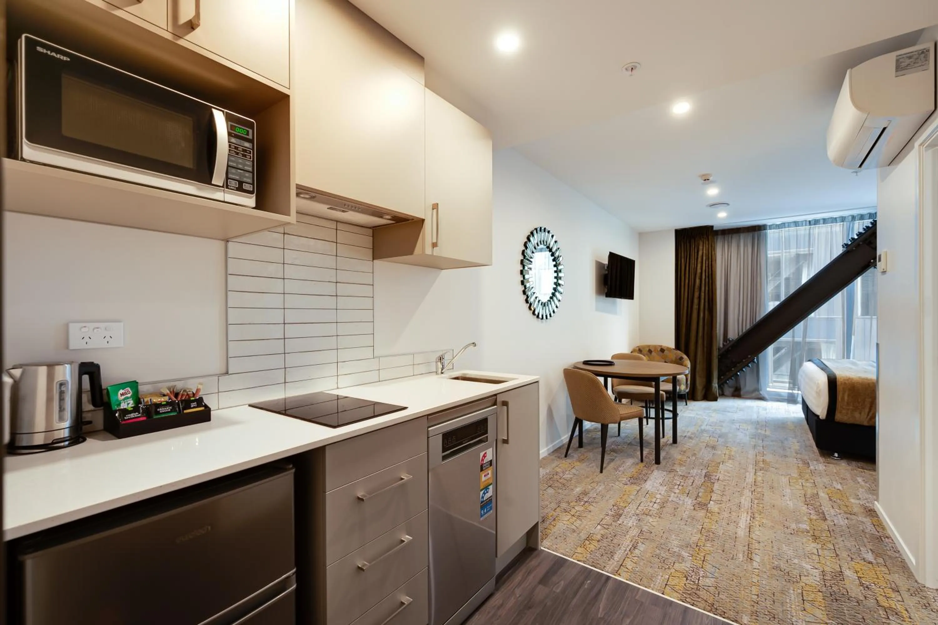 Kitchen or kitchenette in La Quinta by Wyndham Remarkables Park Queenstown