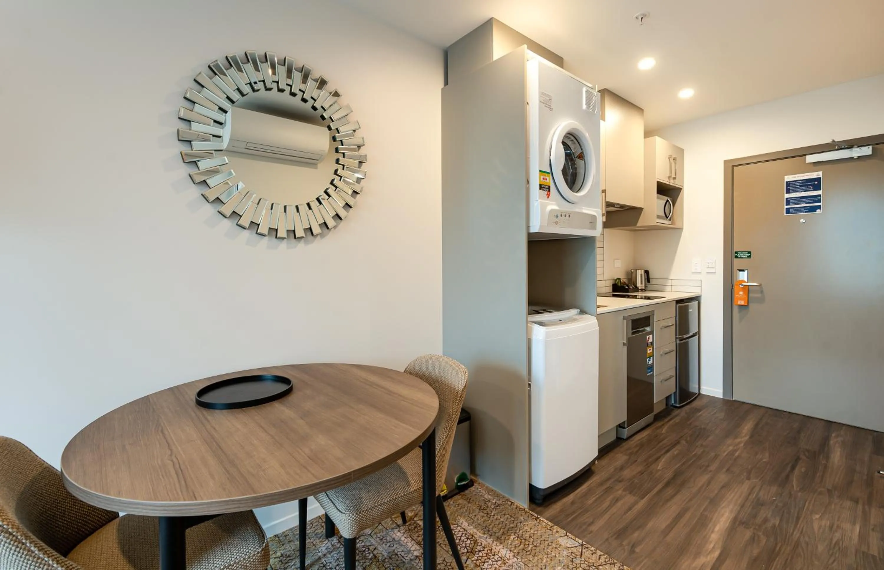 Kitchen or kitchenette in La Quinta by Wyndham Remarkables Park Queenstown