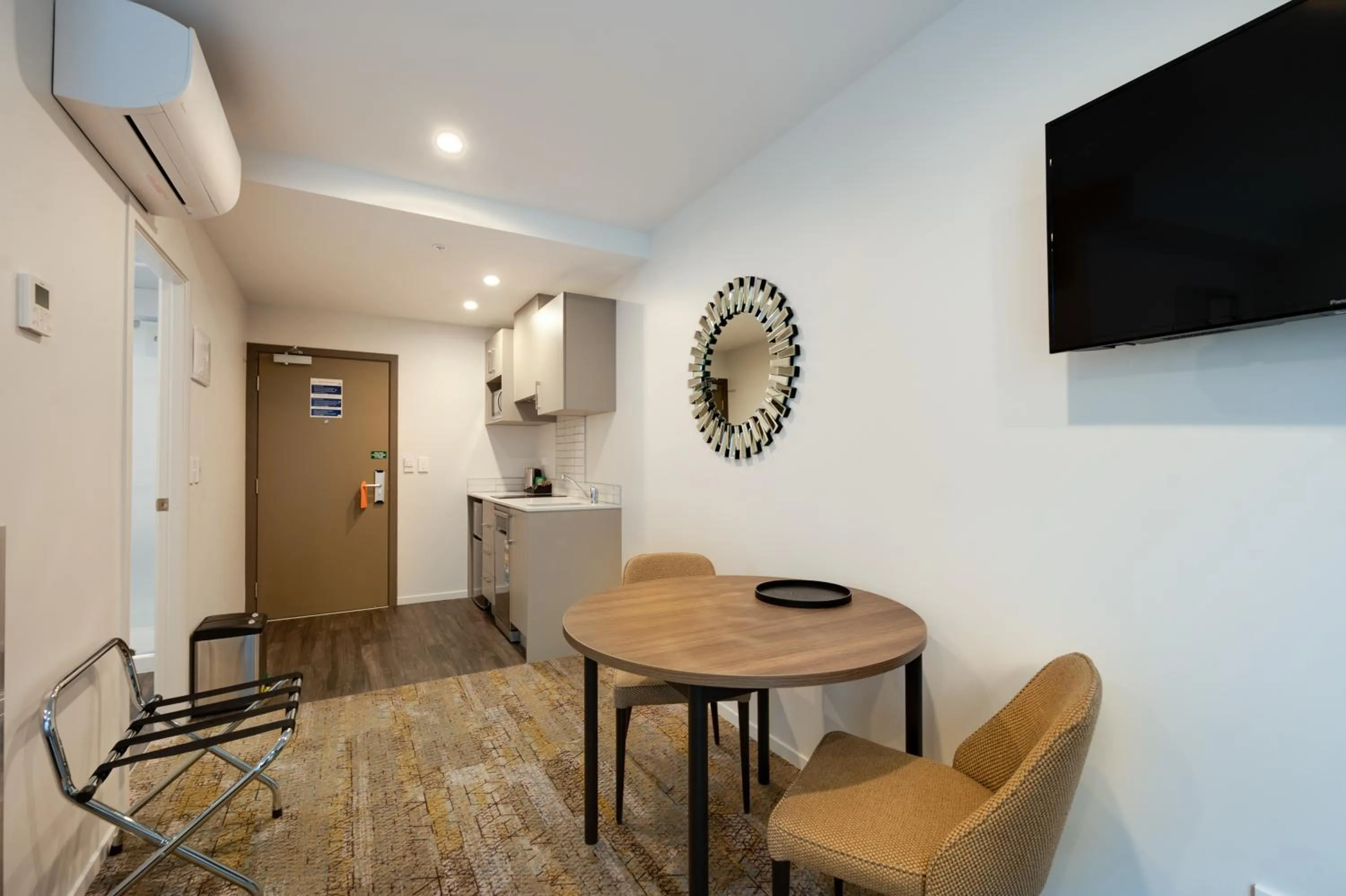 Living room in La Quinta by Wyndham Remarkables Park Queenstown