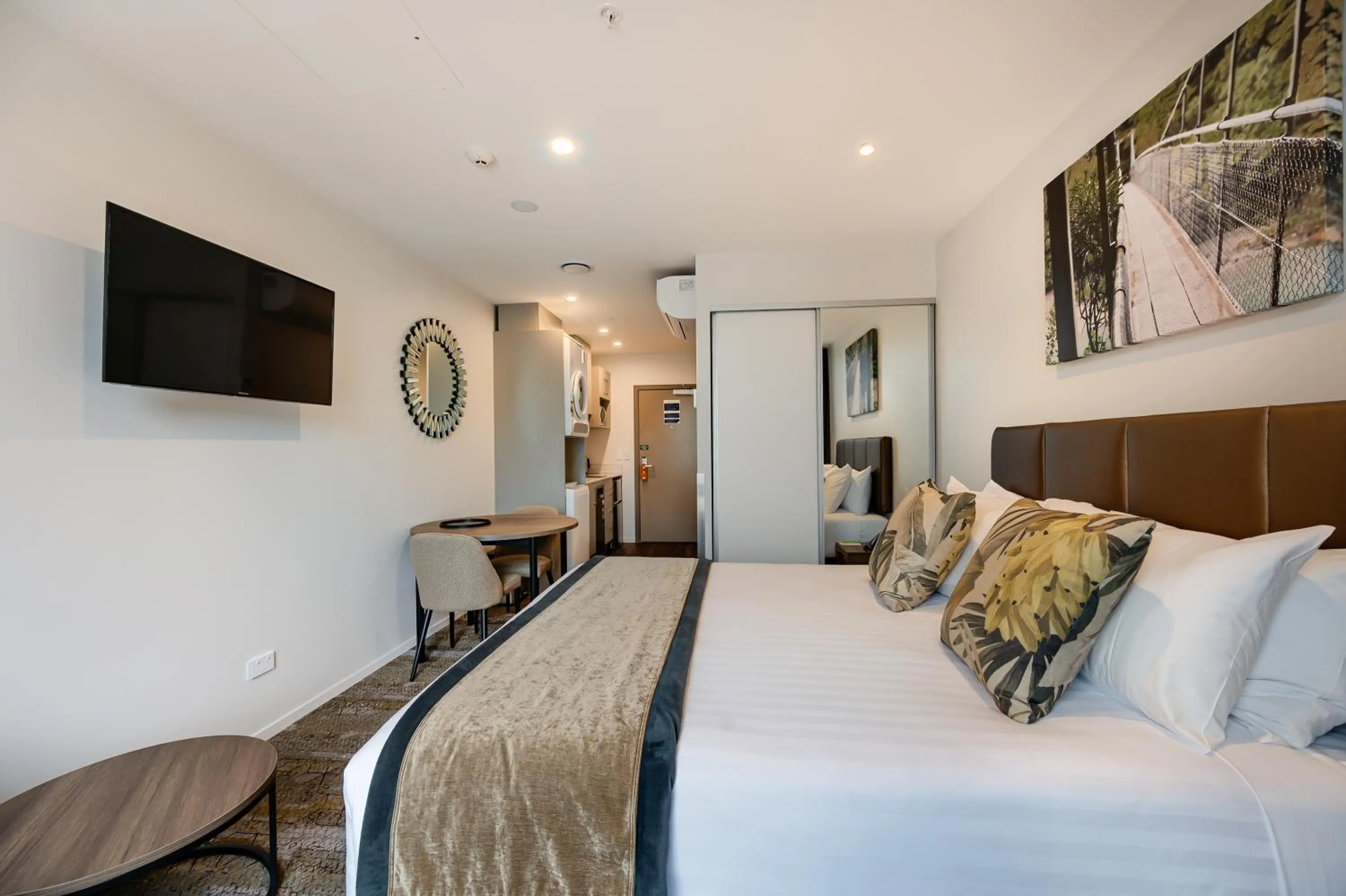 Photo of the whole room, Bed in La Quinta by Wyndham Remarkables Park Queenstown