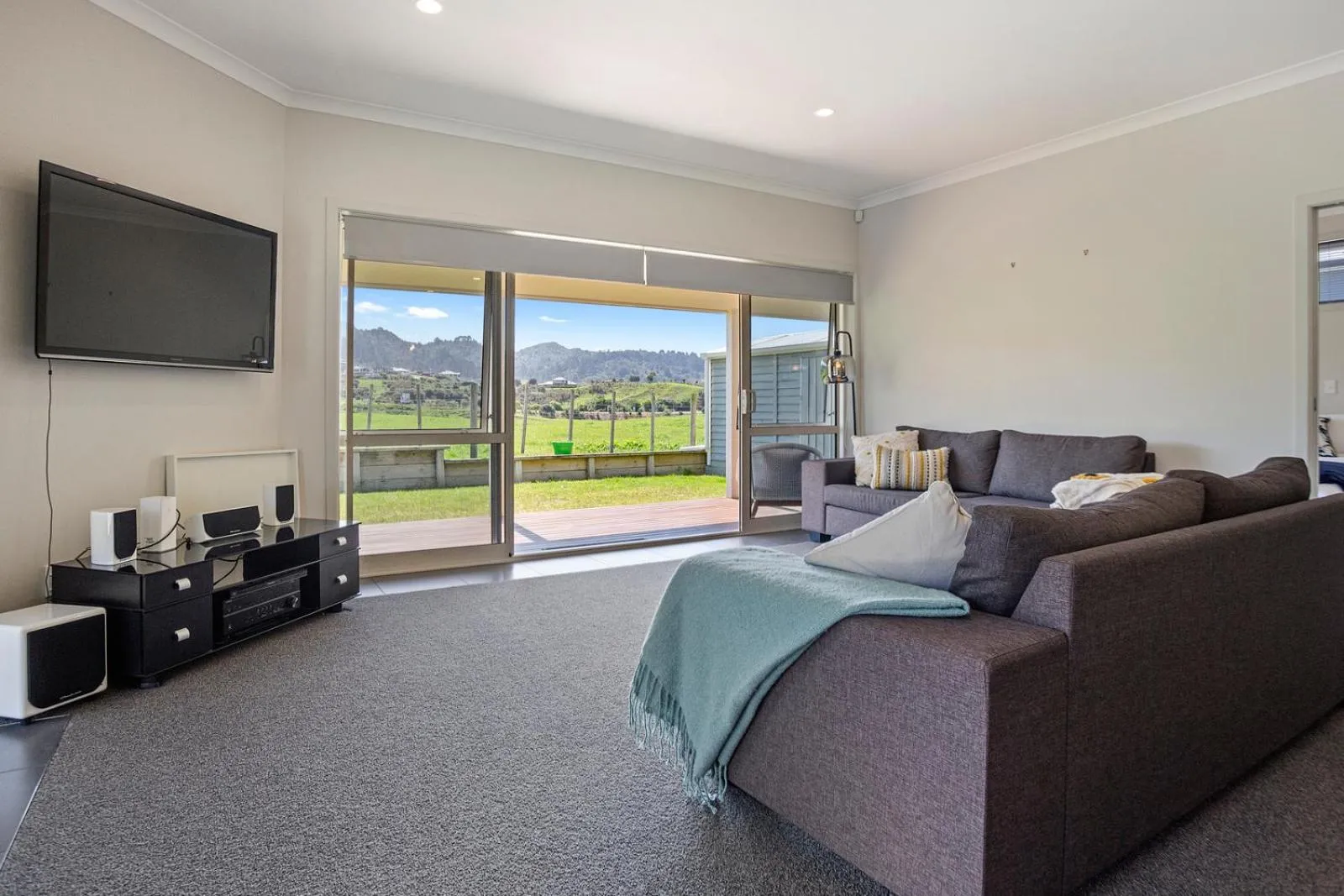 Sky Blue Retreat - Waihi Beach Holiday Home