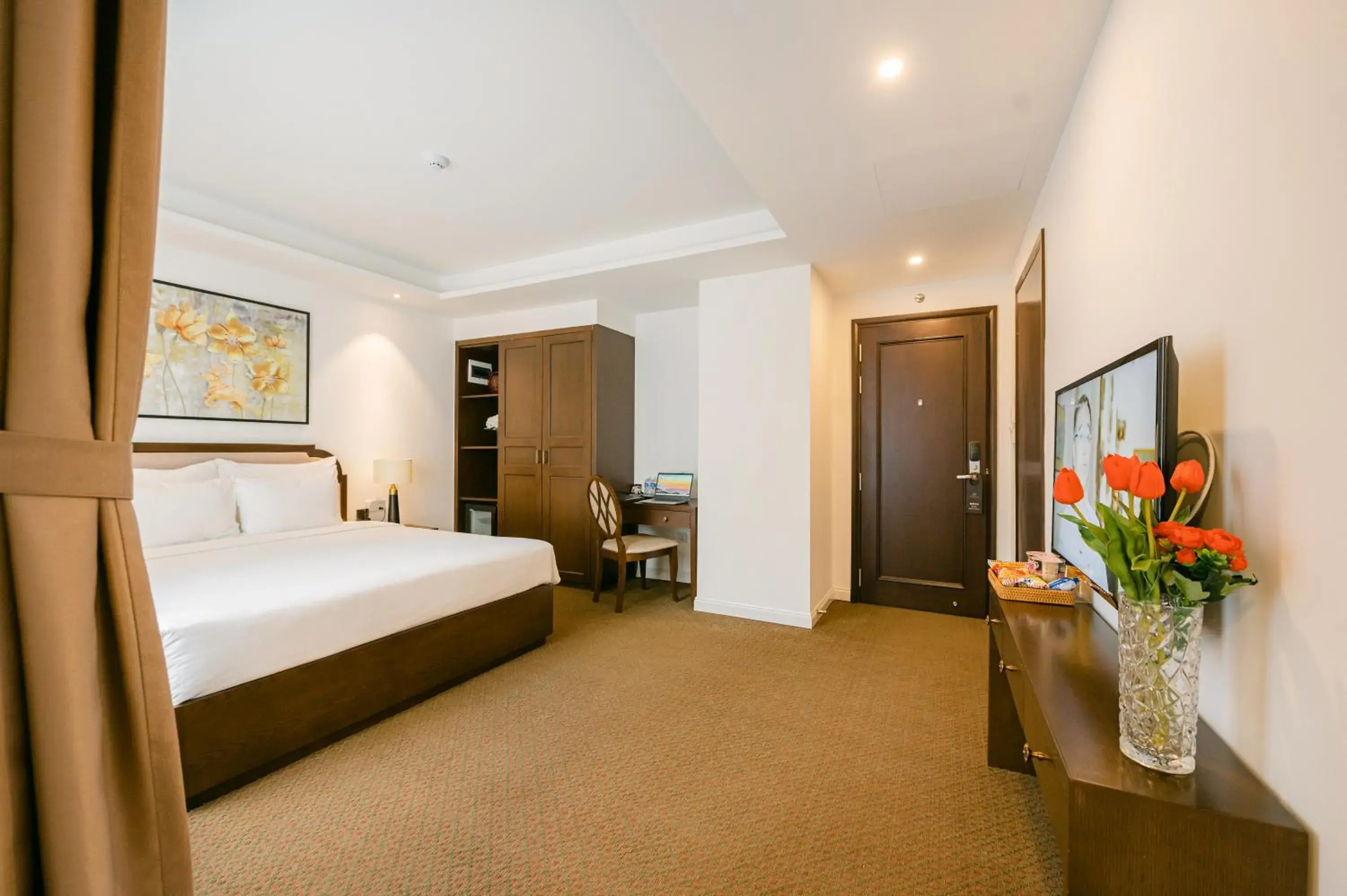 wardrobe, Bed in Marigold Hotel Hanoi wardrobe, Bed in Marigold Hotel Hanoi